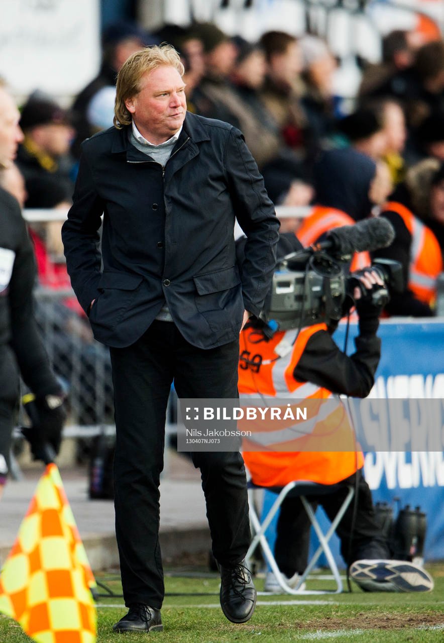 Fotboll, Allsvenskan, Halmstad BK - Elfsborg: en inte helt nöjd Jörgen Lennartsson, tränare, 