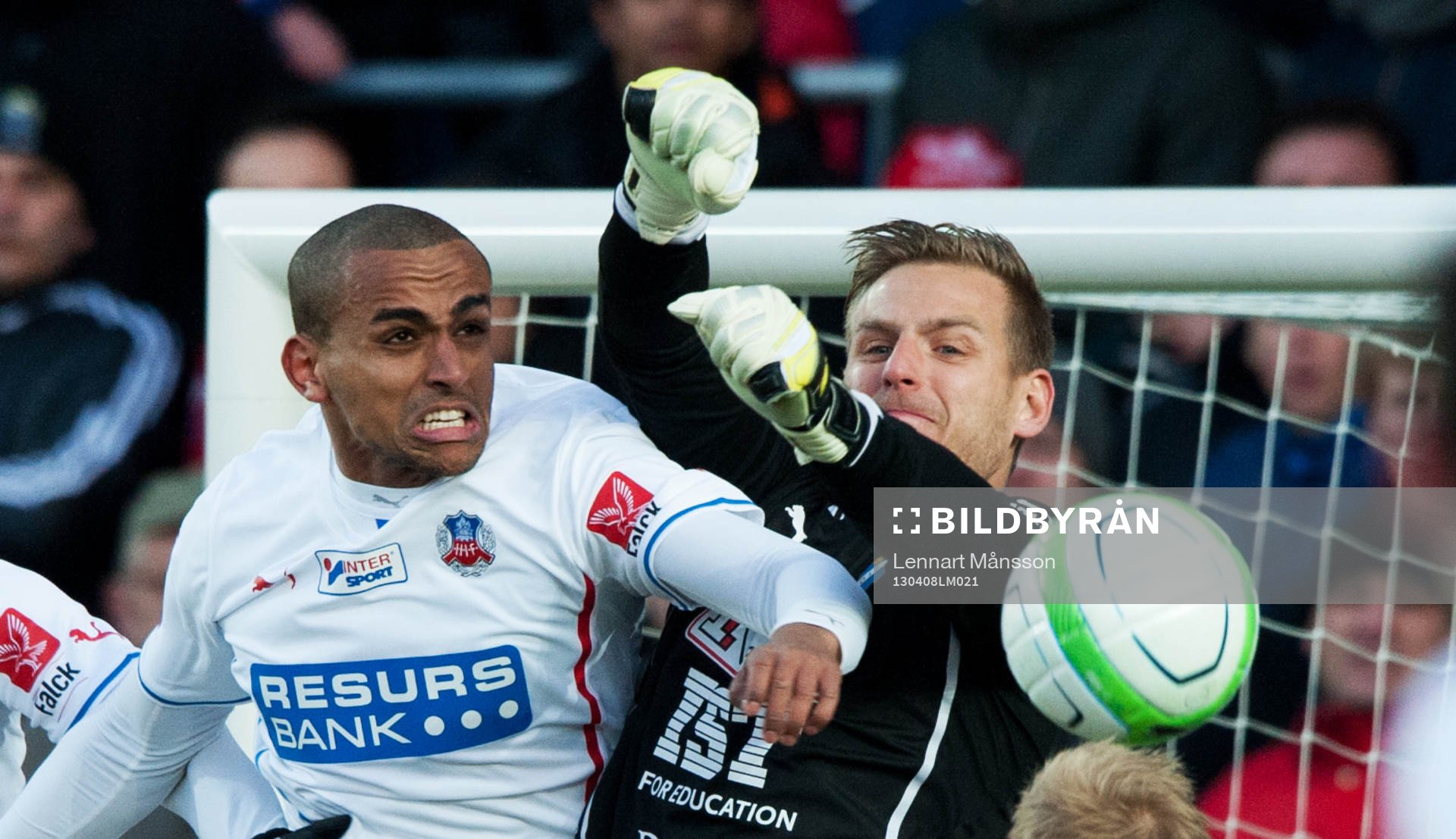 Walid Atta, Helsingborg, mot Alexander Nadj, målvakt,