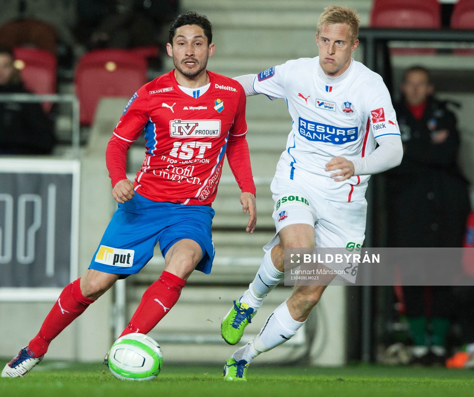 Fotboll, allsvenskan, Öster - Helsingborg: Pablo Pinones Arce, Öster och Peter Larsson, Helsingborg
