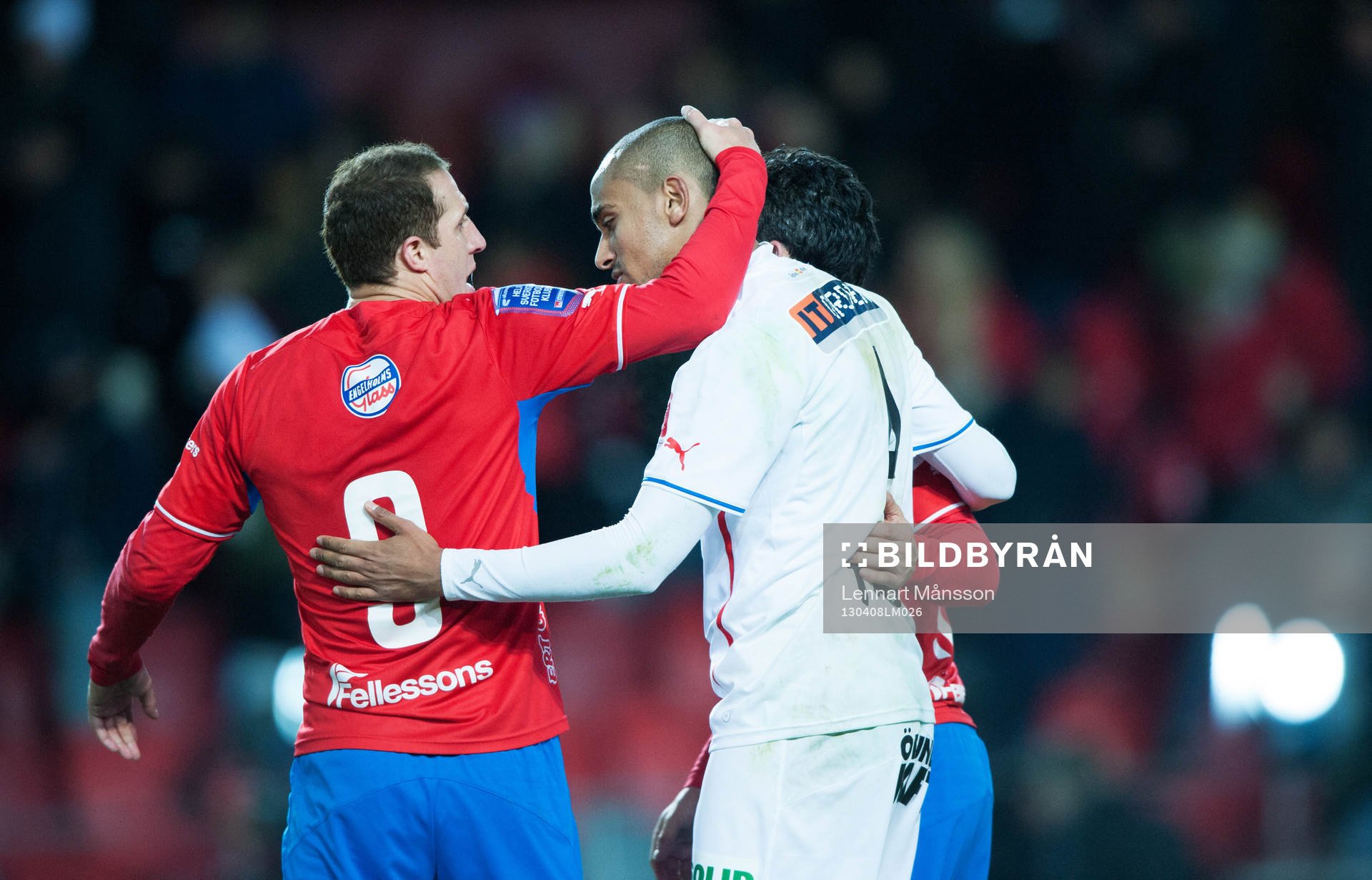 Fotboll, allsvenskan, Öster - Helsingborg: Vänskapligt efter den tuffa matchen, Walid Atta, Helsingborg och Kenny Pavey, Öster