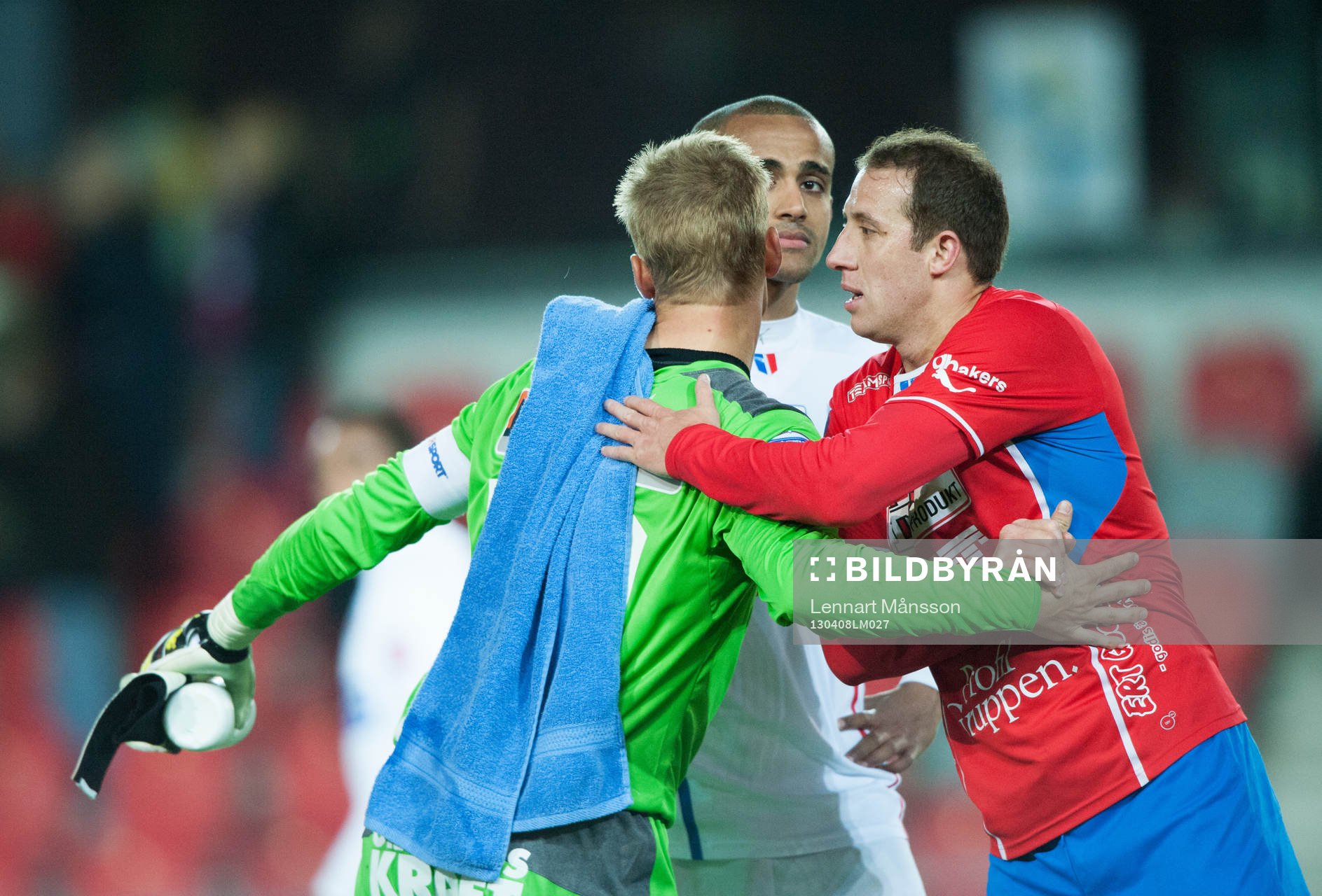 Fotboll, allsvenskan, Öster - Helsingborg: Vänskapligt efter den tuffa matchen, Pär Hansson, Helsingborg och Kenny Pavey, Öster