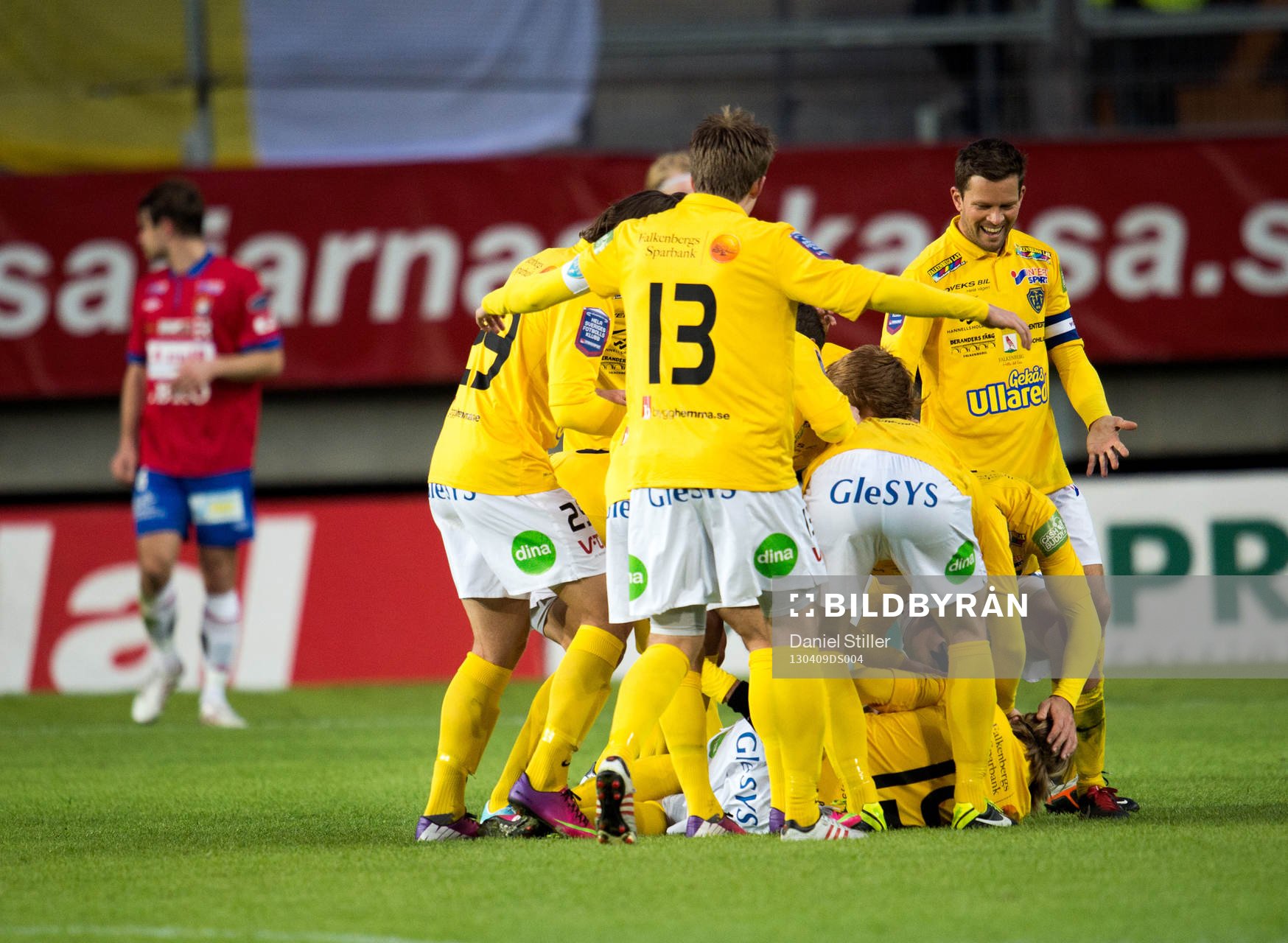Johan Svahn, Falkenberg, gör 0-1 på frispark