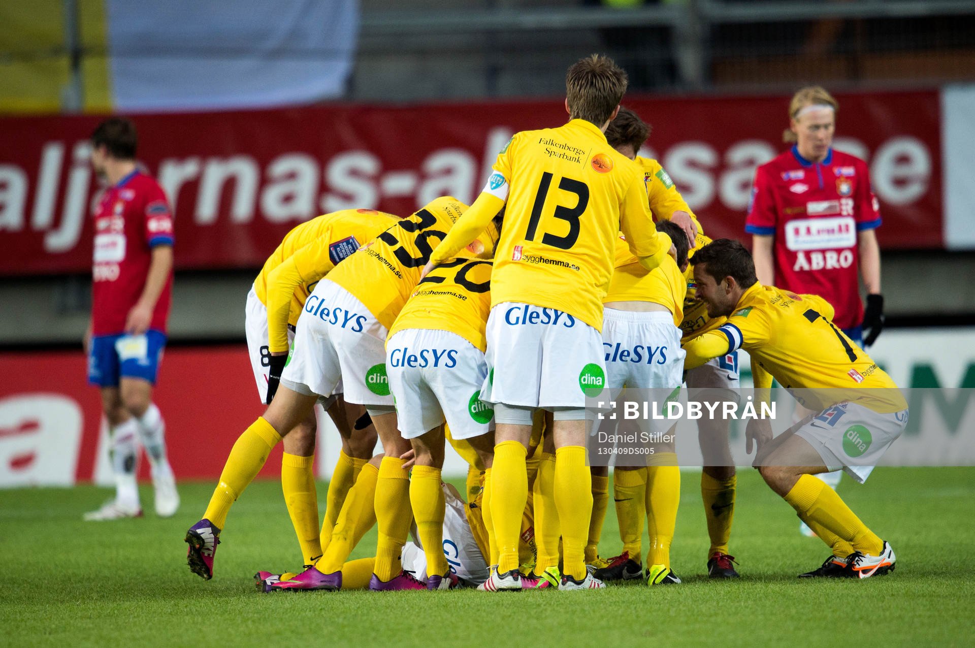 Johan Svahn, Falkenberg, gör 0-1 på frispark