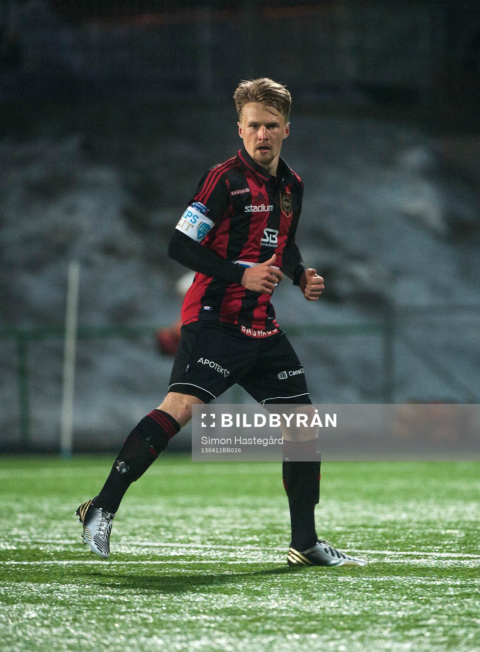Jacob Une Larsson, Brommapojkarna