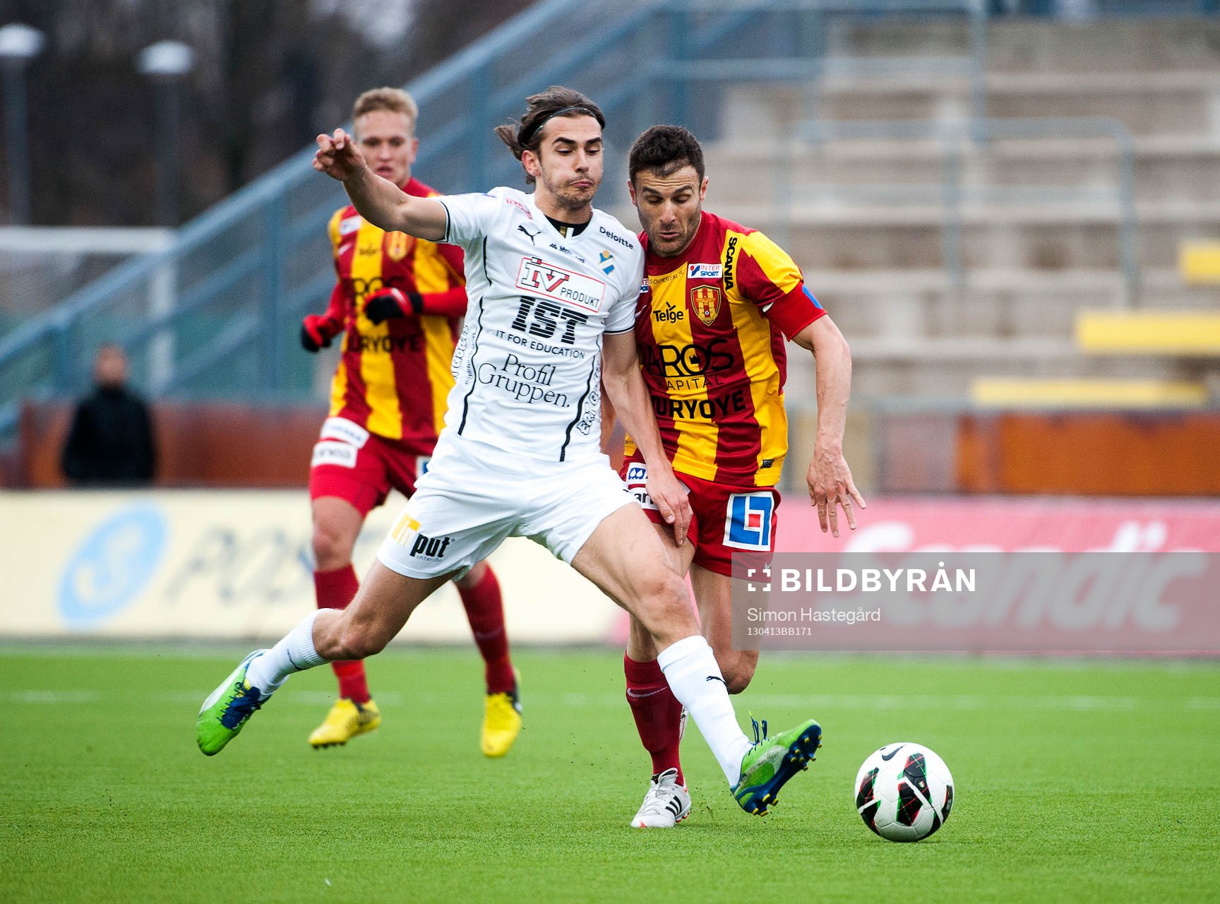 Vlado Zlojutro, Östers IF, och Sharbel Touma, Syrianska