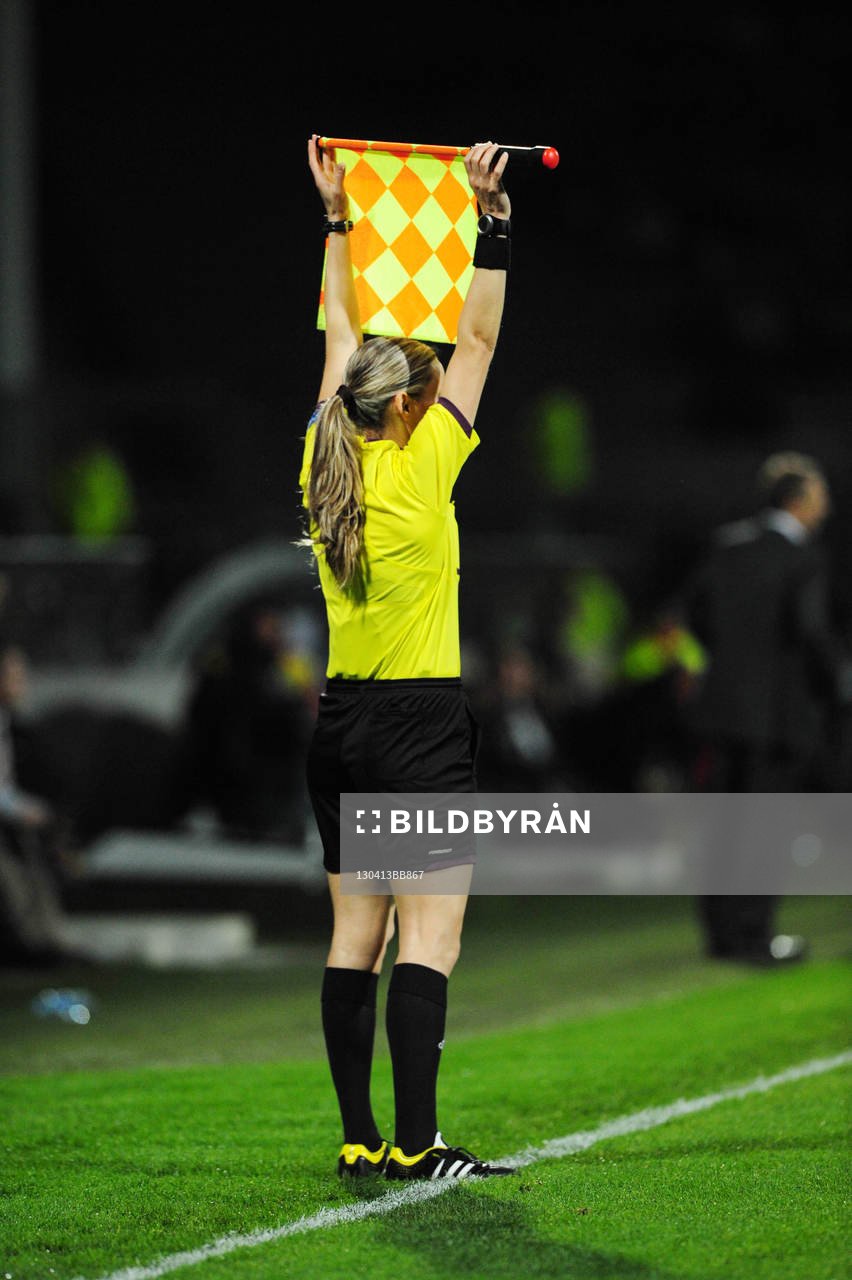 ARBITRE DE TOUCHE -   13.04.2013 - Lyon / Juvisy  - 1/2