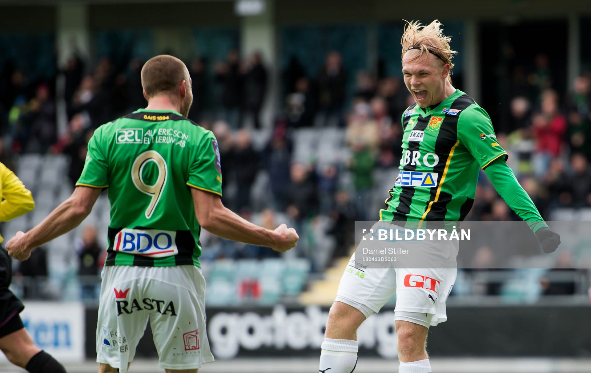 Fotboll, Superettan, Gais - Degerfors: Joel Johansson, Gais, gör 2-0 och Linus Tornblad jublar