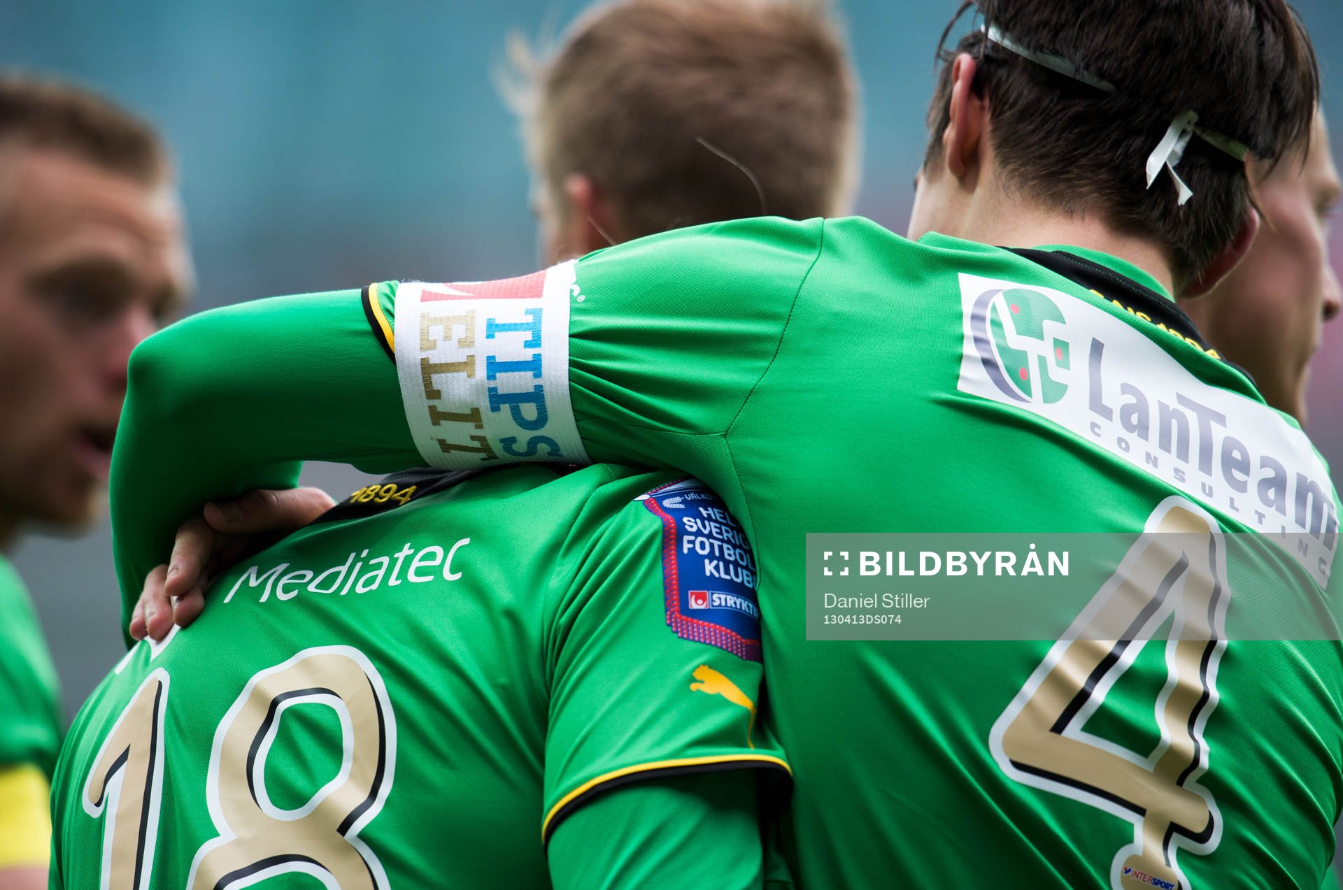 Mirza Mujcic, Gais, gratulerar Linus Tornblad