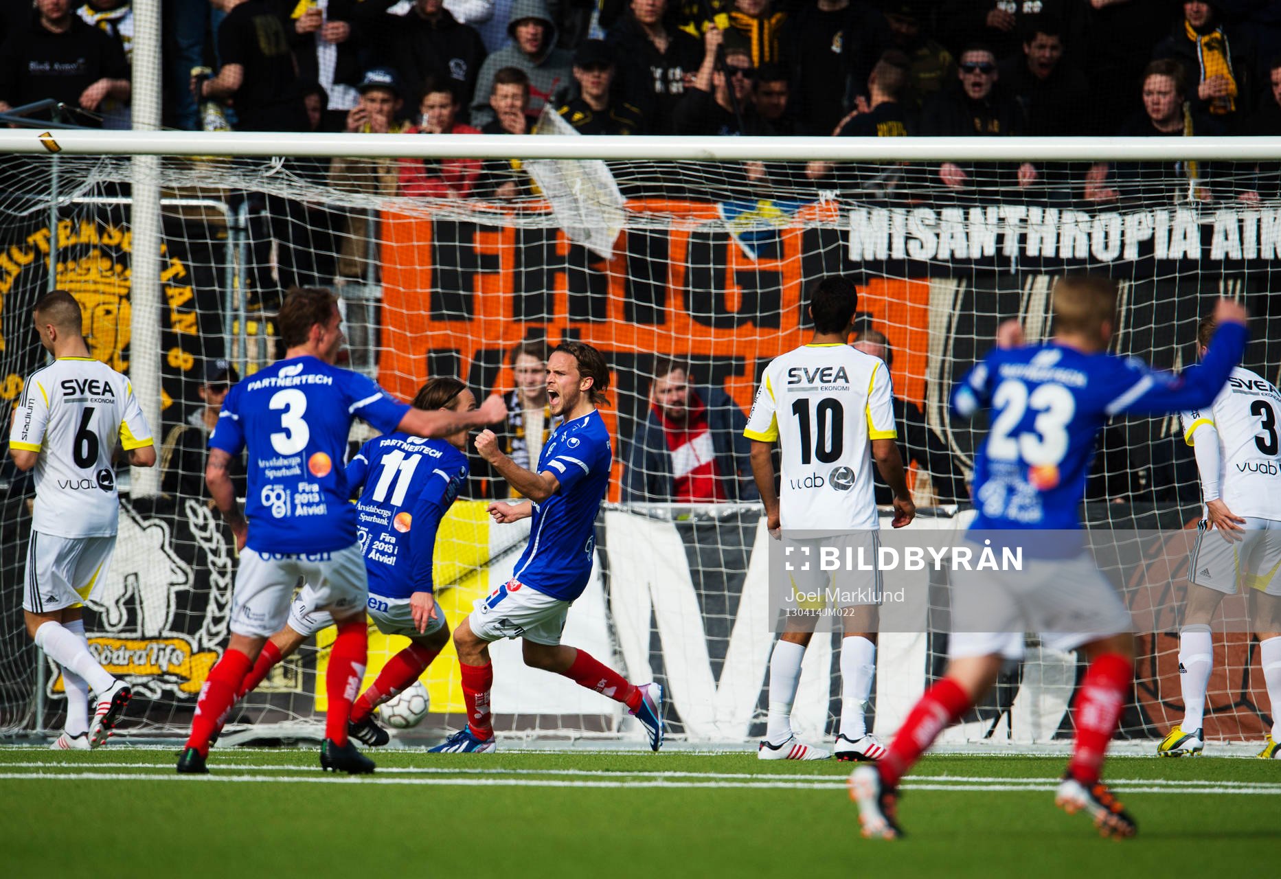 Fotboll, Allsvenskan, Åtvidaberg - AIK: Tom Pettersson, Åtvidaberg, jublar efter att 1-0-bollen gått in i mål.