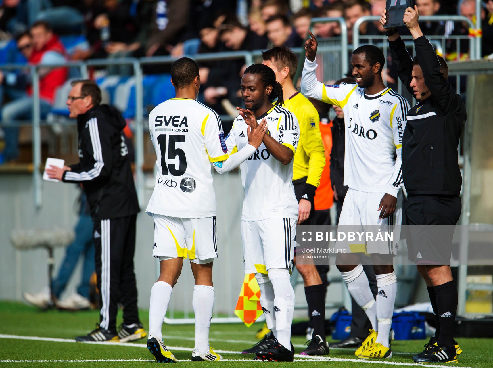 Robin Quaison byts ut och Martin Kayongo-Mutumba och Henok