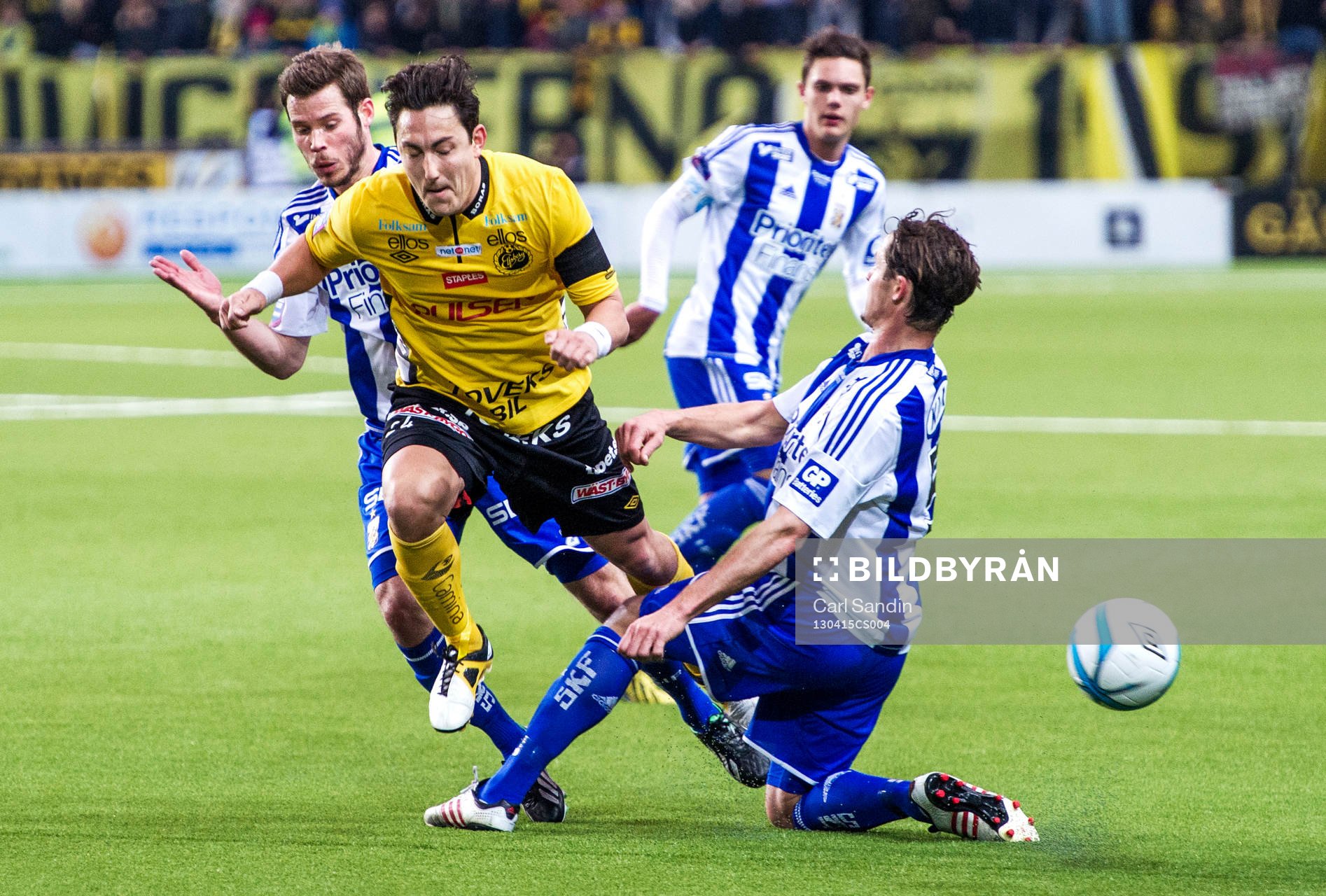 Philip Haglund, IFK Göteborg, jagar Stefan Ishizaki,