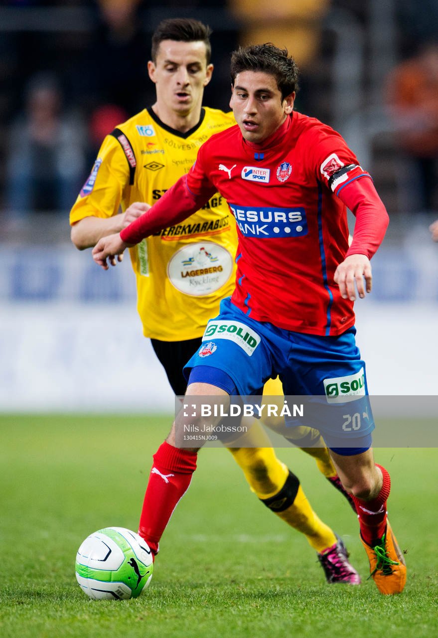 Haris Radetinac, Mjällby, jagar Alejandro Bedoya,