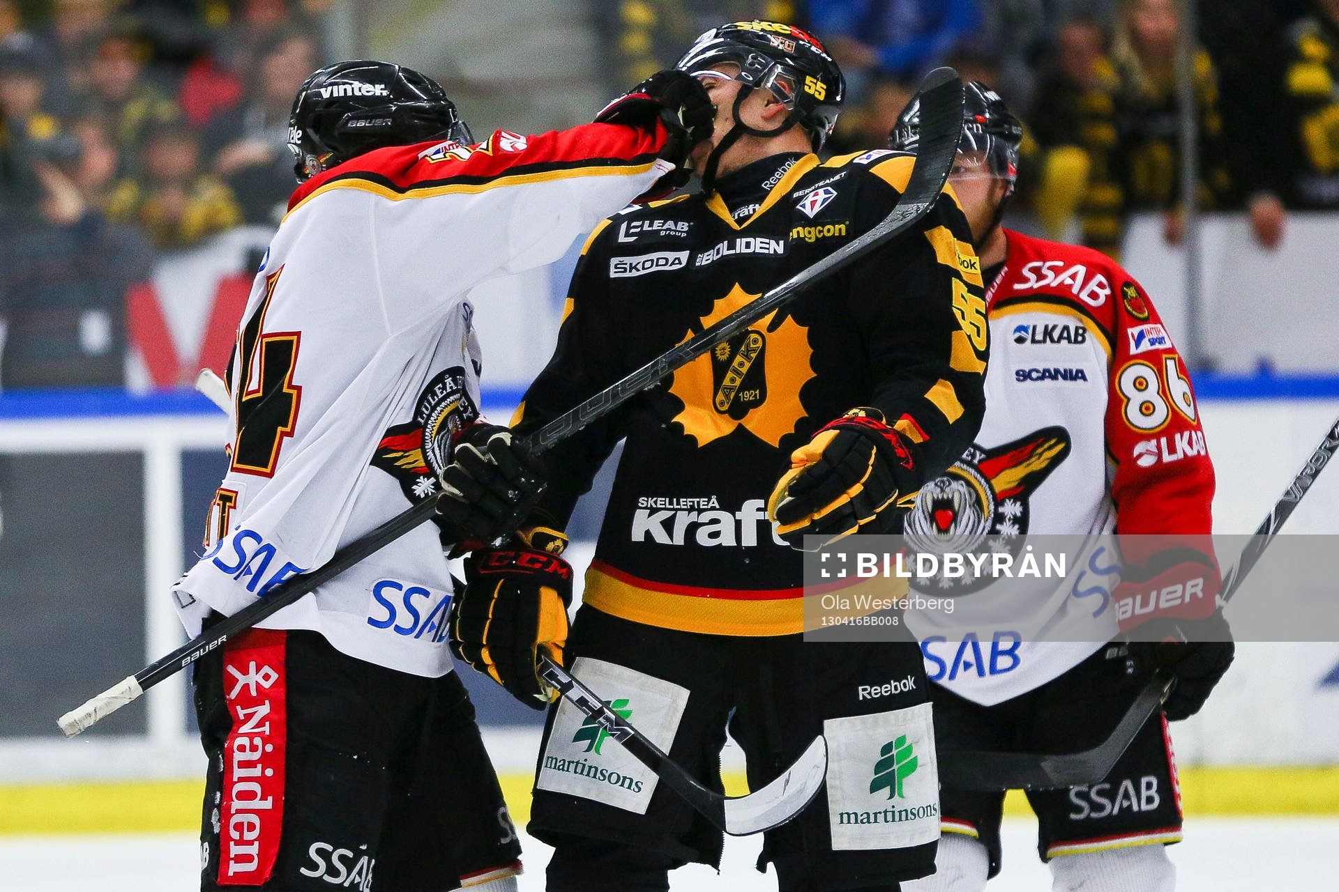 Cam Abbot knockar Martin Sevc