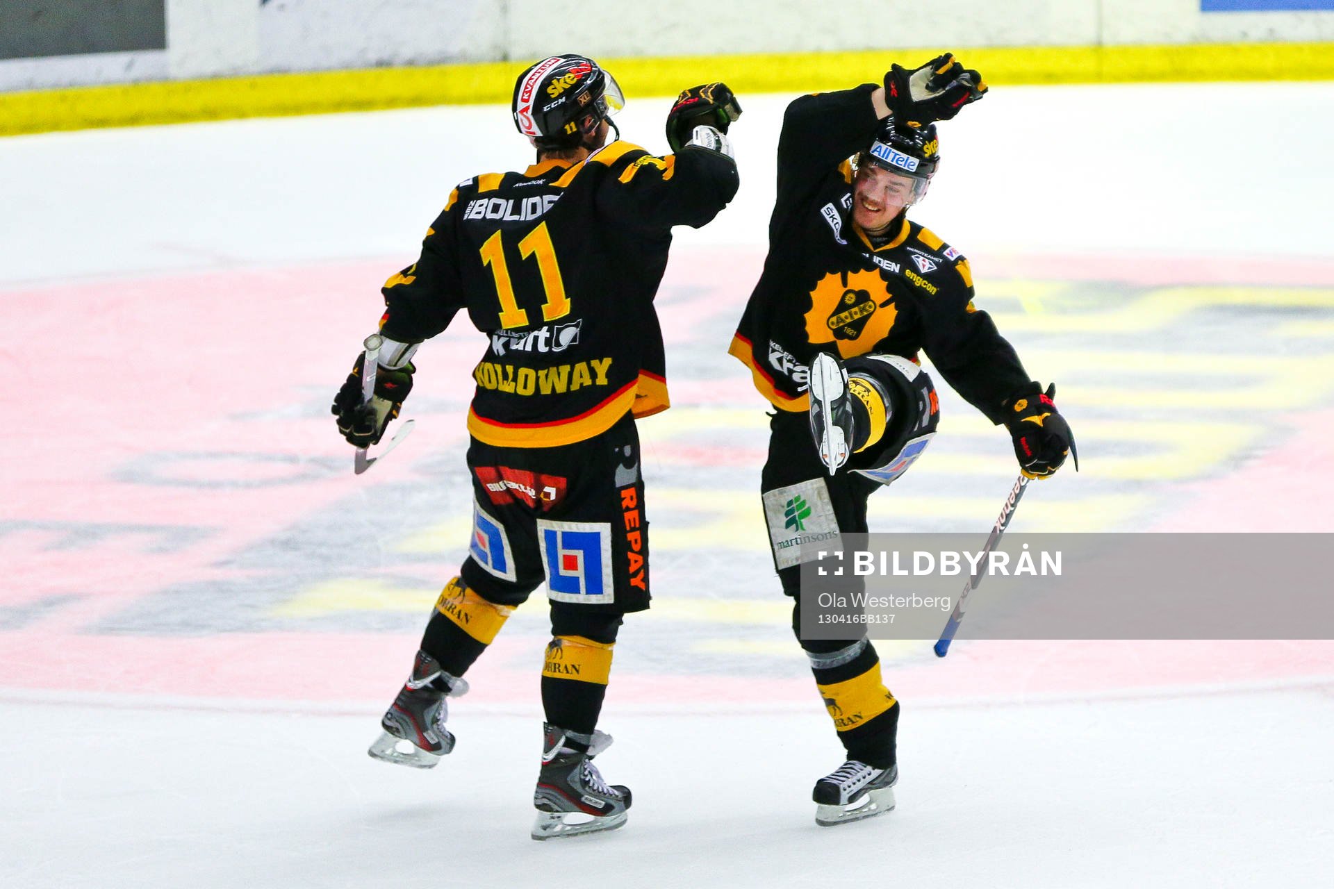 Viktor Arvidsson och Bud Holloway jublar