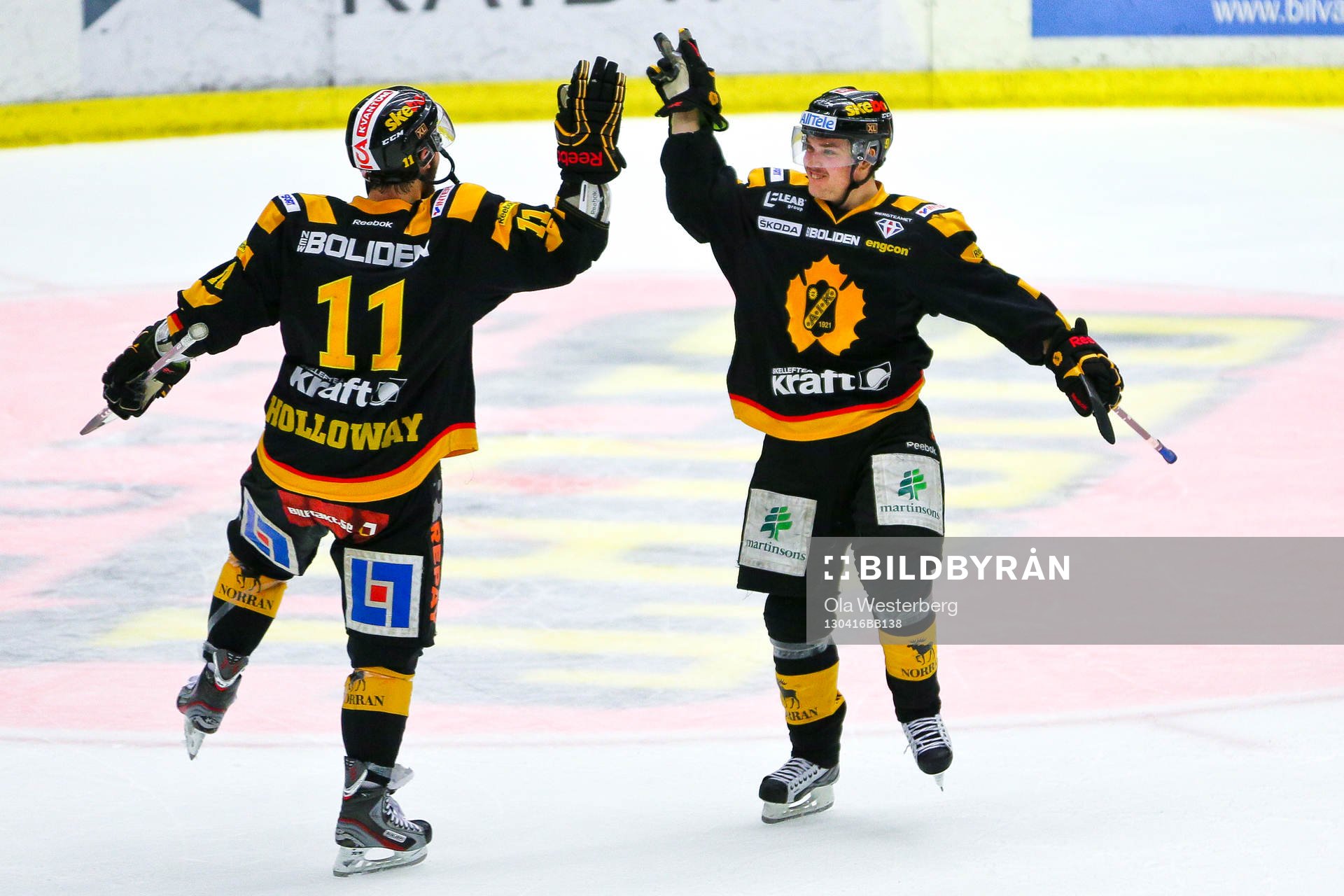 Viktor Arvidsson och Bud Holloway jublar