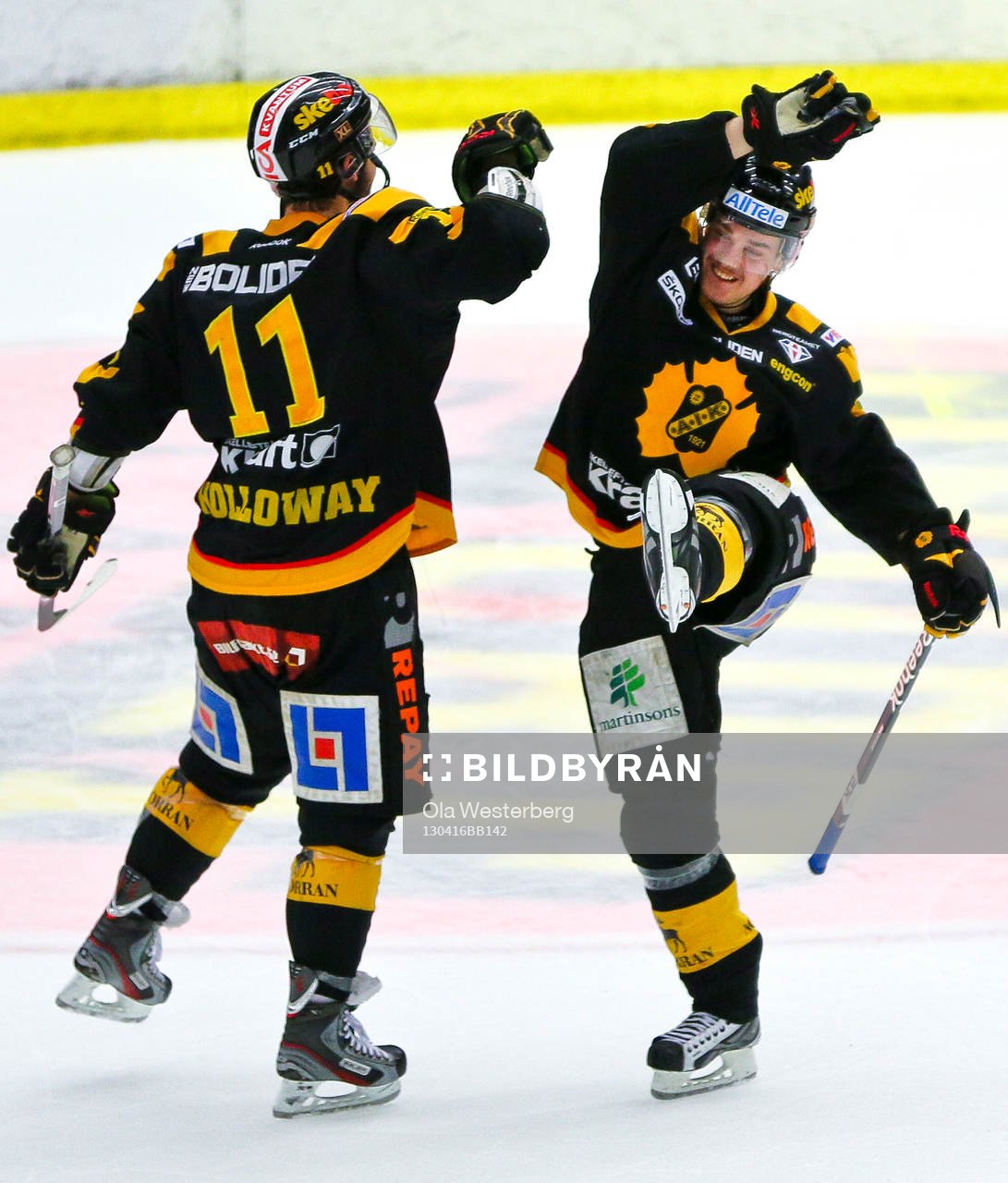 Viktor Arvidsson och Bud Holloway jublar