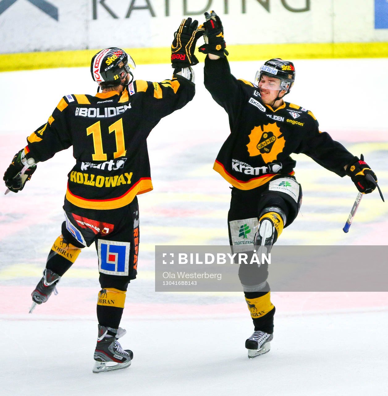 Viktor Arvidsson och Bud Holloway jublar