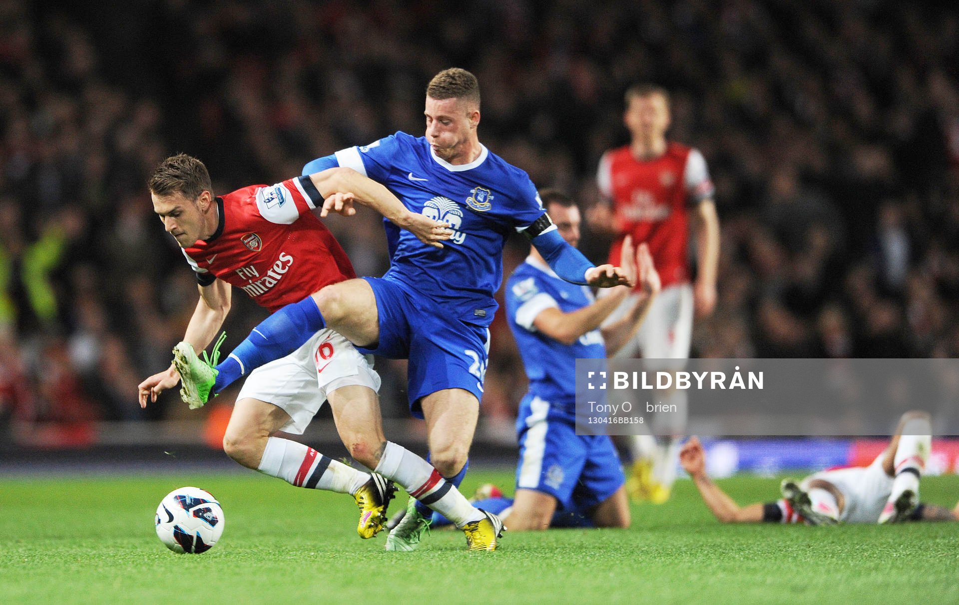 Football - Arsenal v Everton - Barclays Premier League  -
