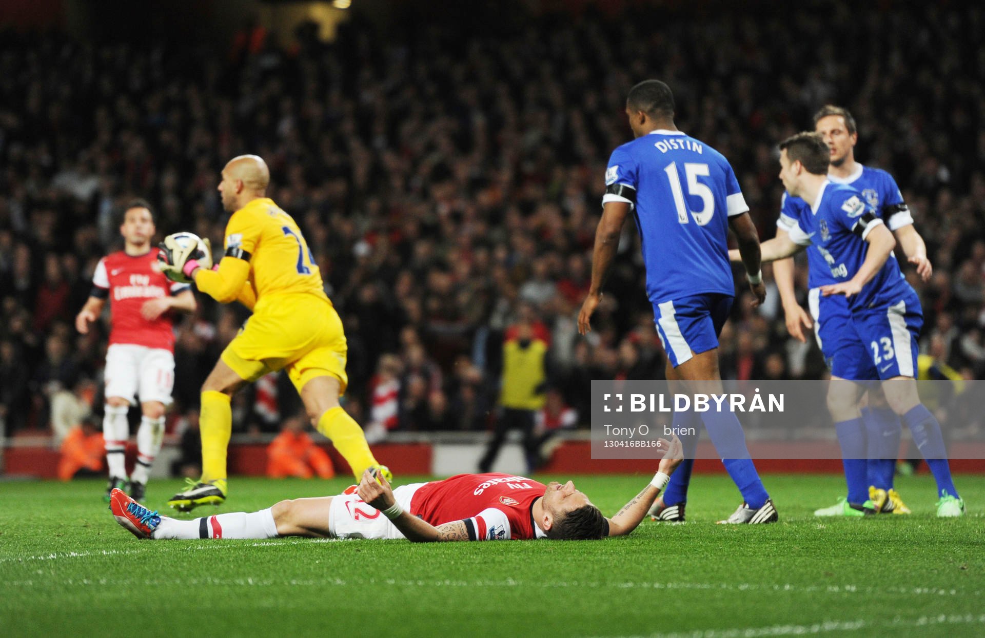 Football - Arsenal v Everton - Barclays Premier League  -