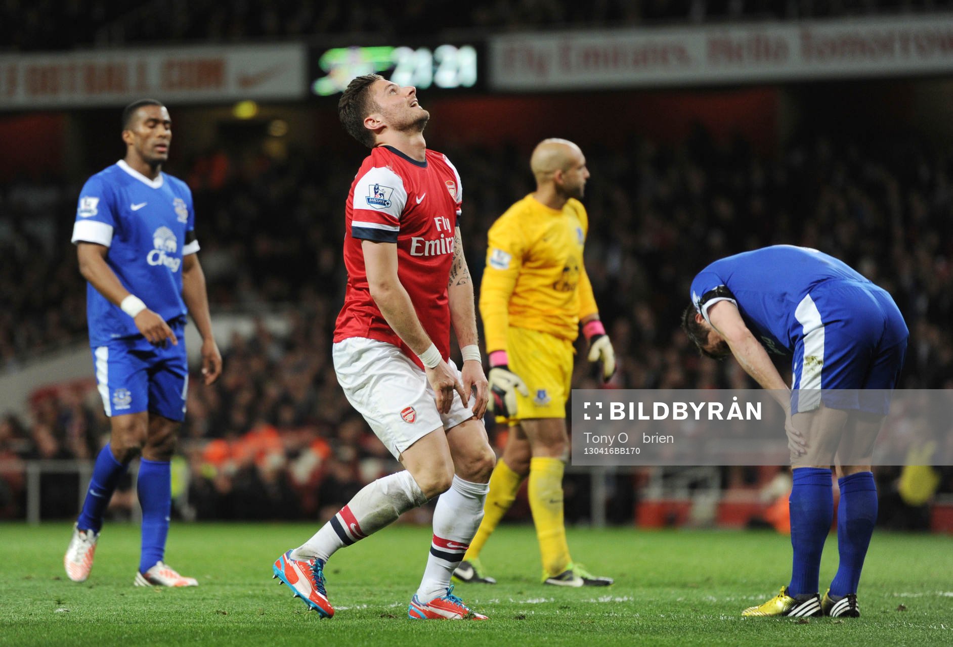 Football - Arsenal v Everton - Barclays Premier League  -
