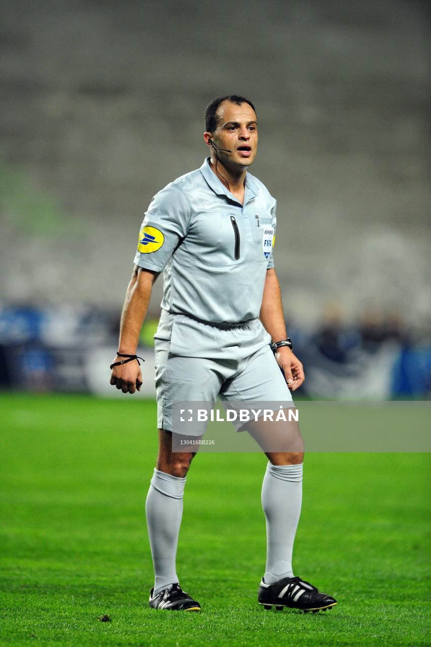ARBITRE - Said ENNJIMI -  16.04.2013 -  Saint Etienne /