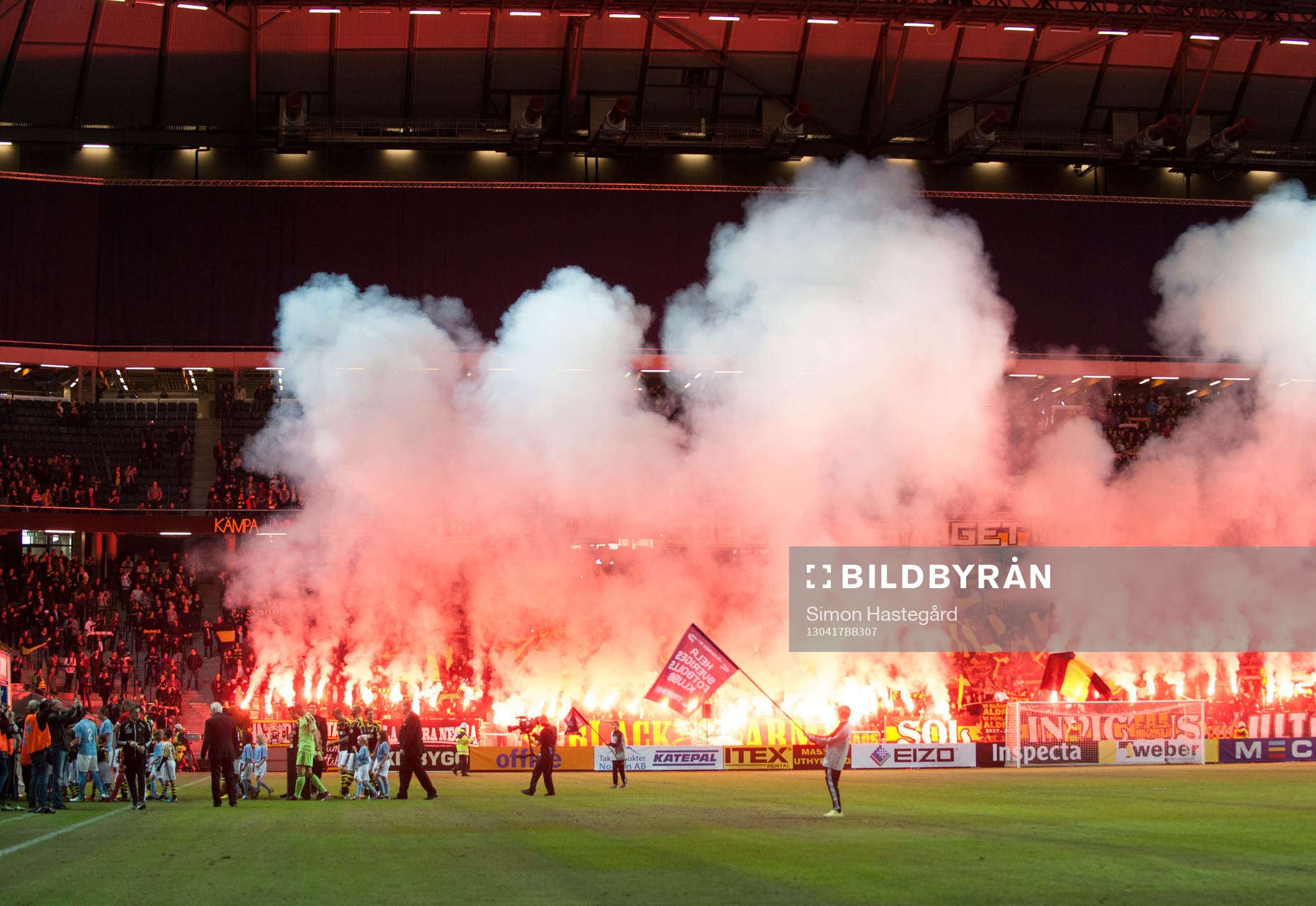 Spelarna fick vända vid entrén till planen på grund av