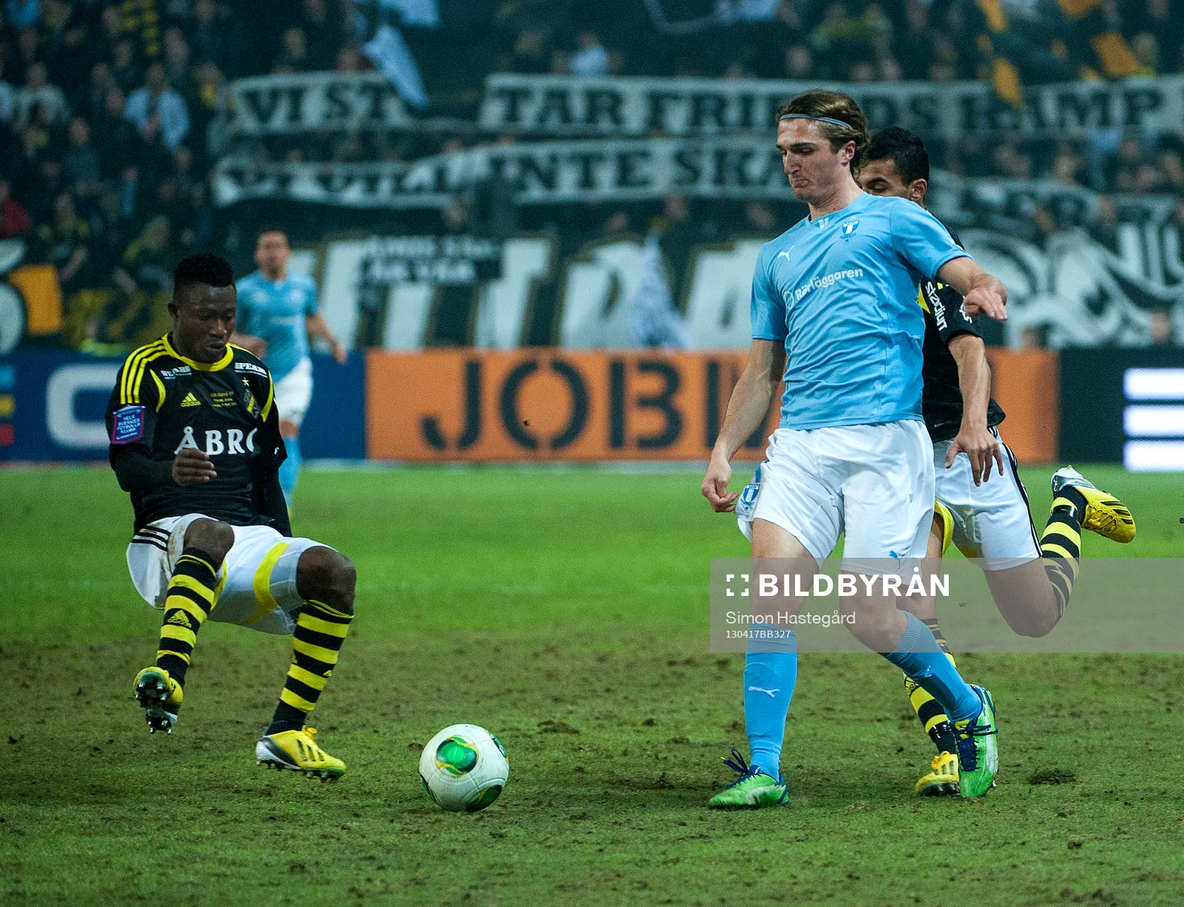 Ibrahim Moro, AIK och Dardan Rexhepi, Malmö, jagar boll