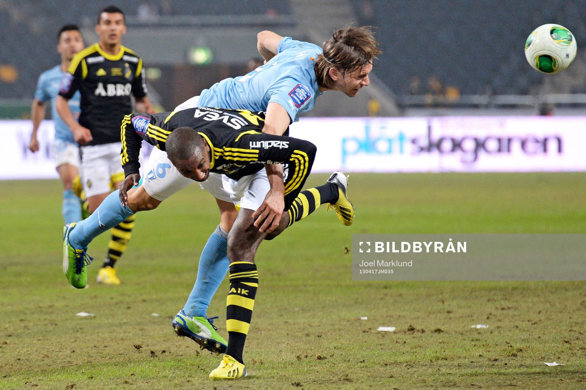 Henok Goitom, AIK stoppas av Markus Halsti, Malmö FF