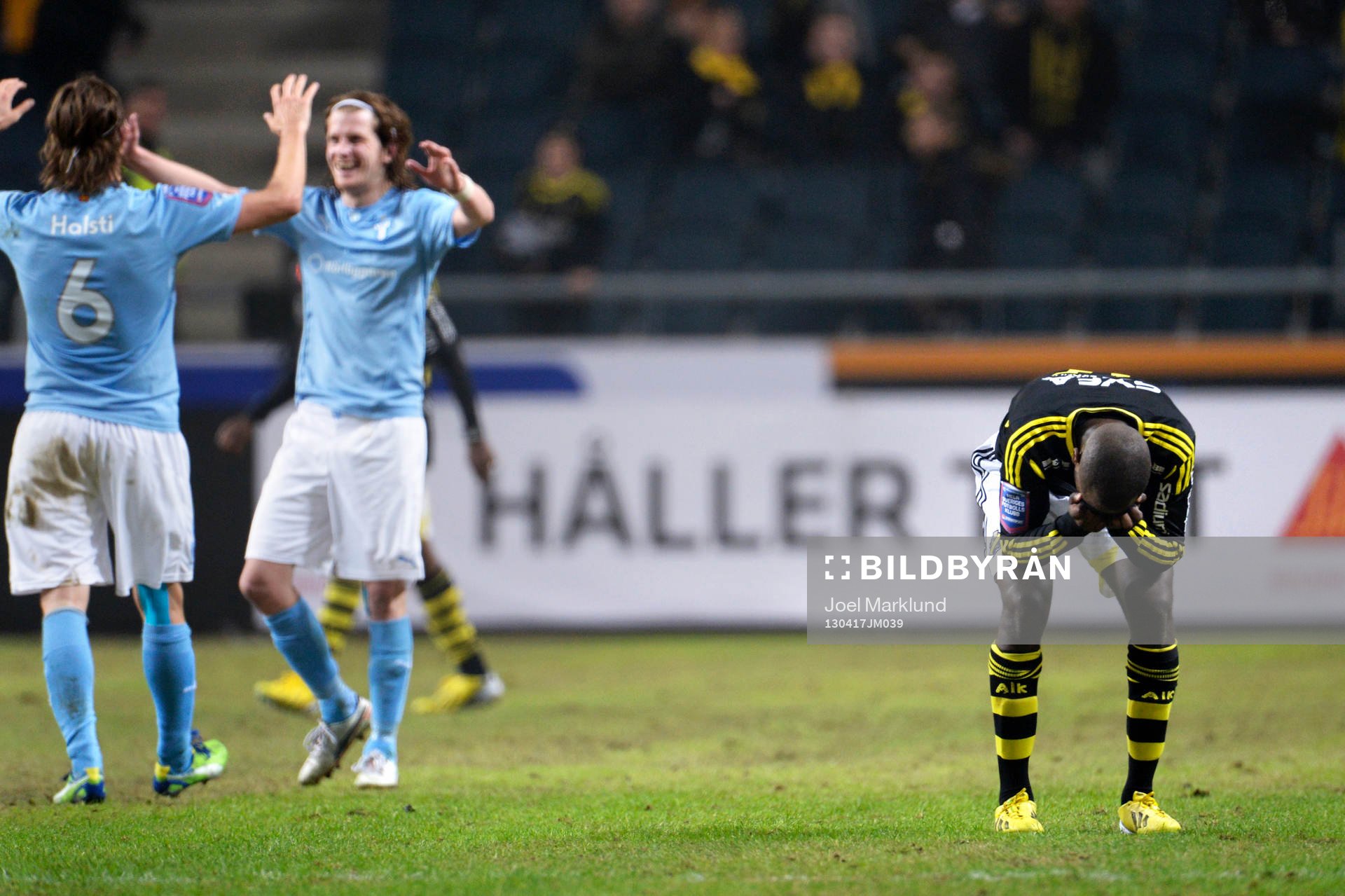 Henok Goitom, AIK deppar medan Malmöspelarna jublar i