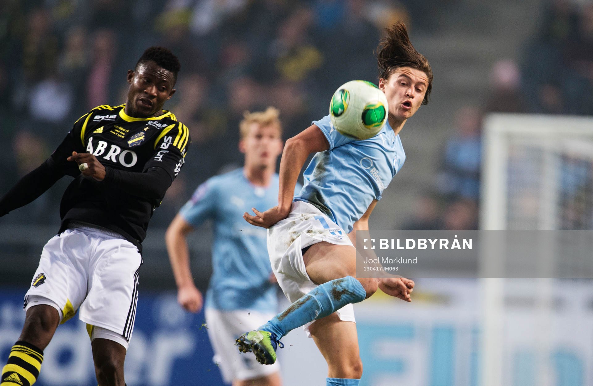 Ibrahim Moro, AIK, och Simon Thern, Malmö FF