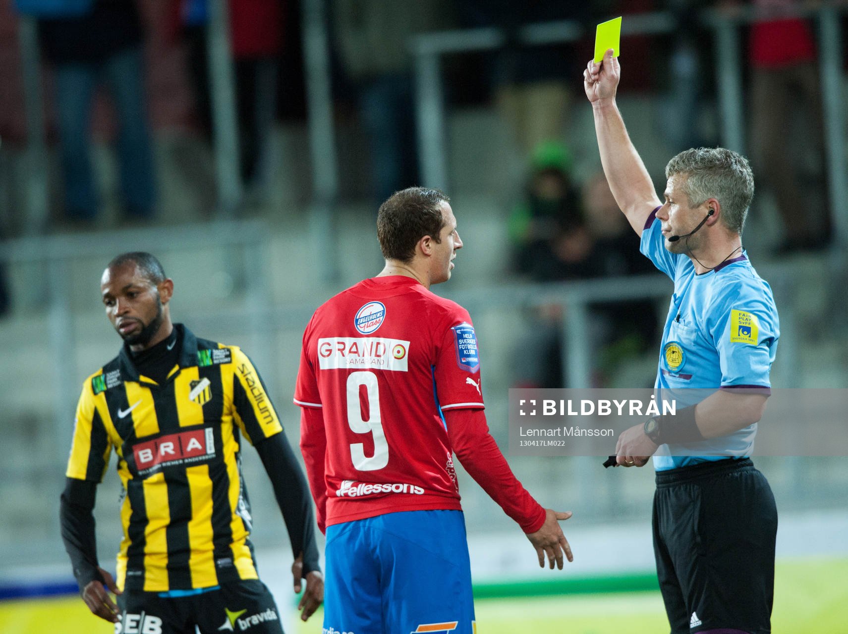 Varningar, Tobias Mattsson, domare, varnar både Rene