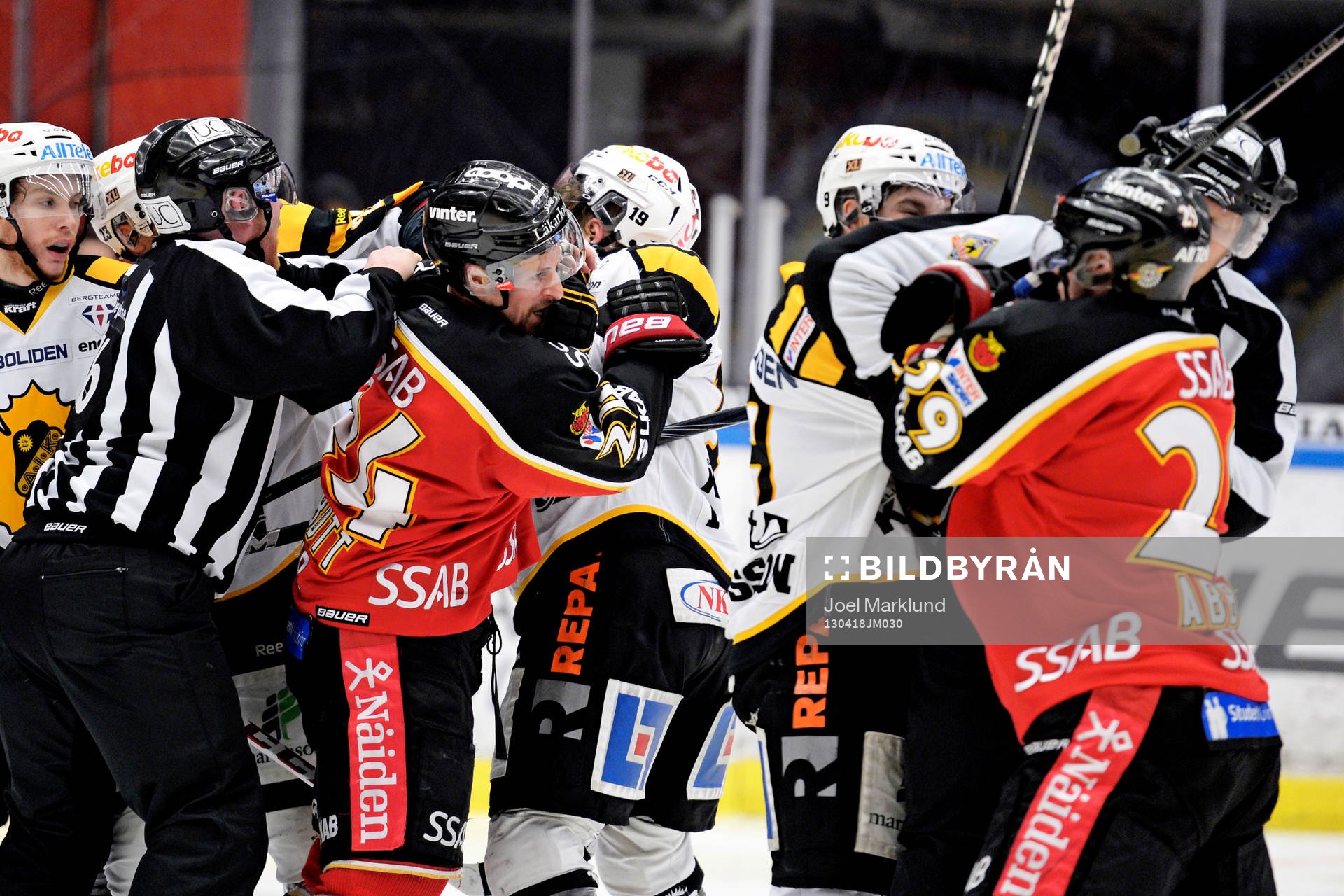 Bråk mellan spelare i tredje perioden
