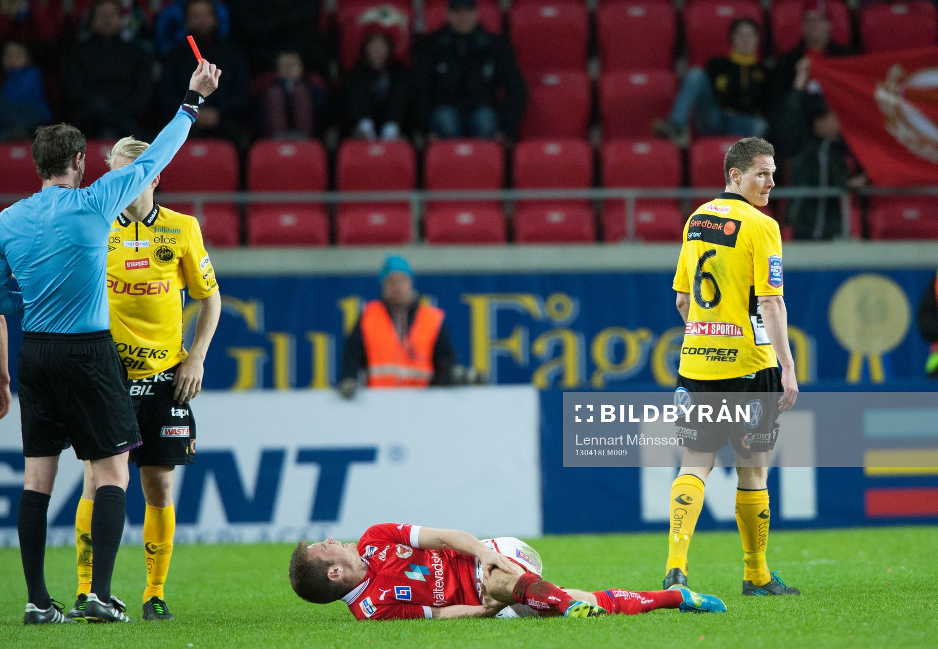 Utvisning, Jon Jönsson, andra gula kortet av Andreas