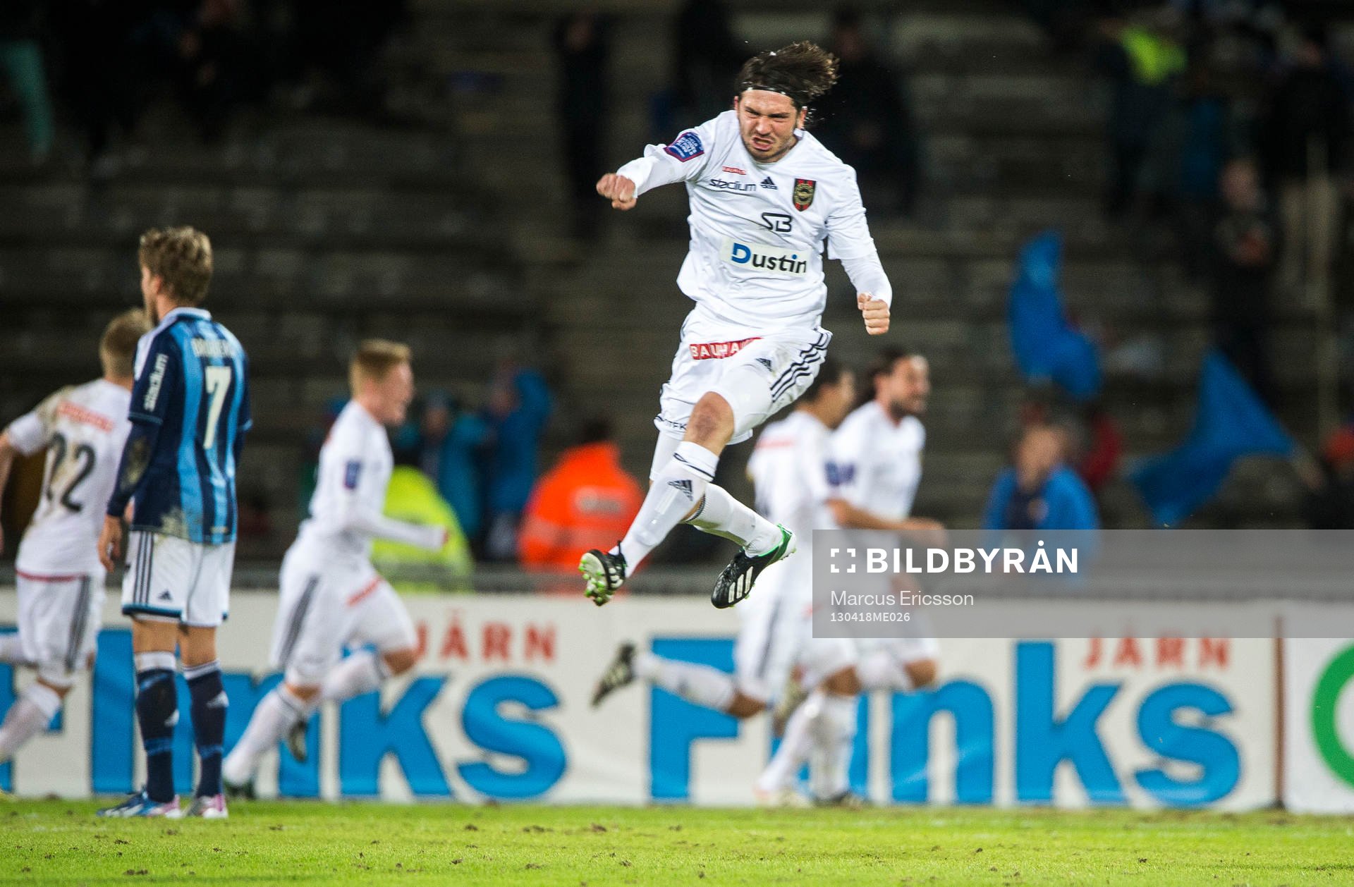 Bojan Djordjic, Brommapojkarna gör ett glädje skutt mitt