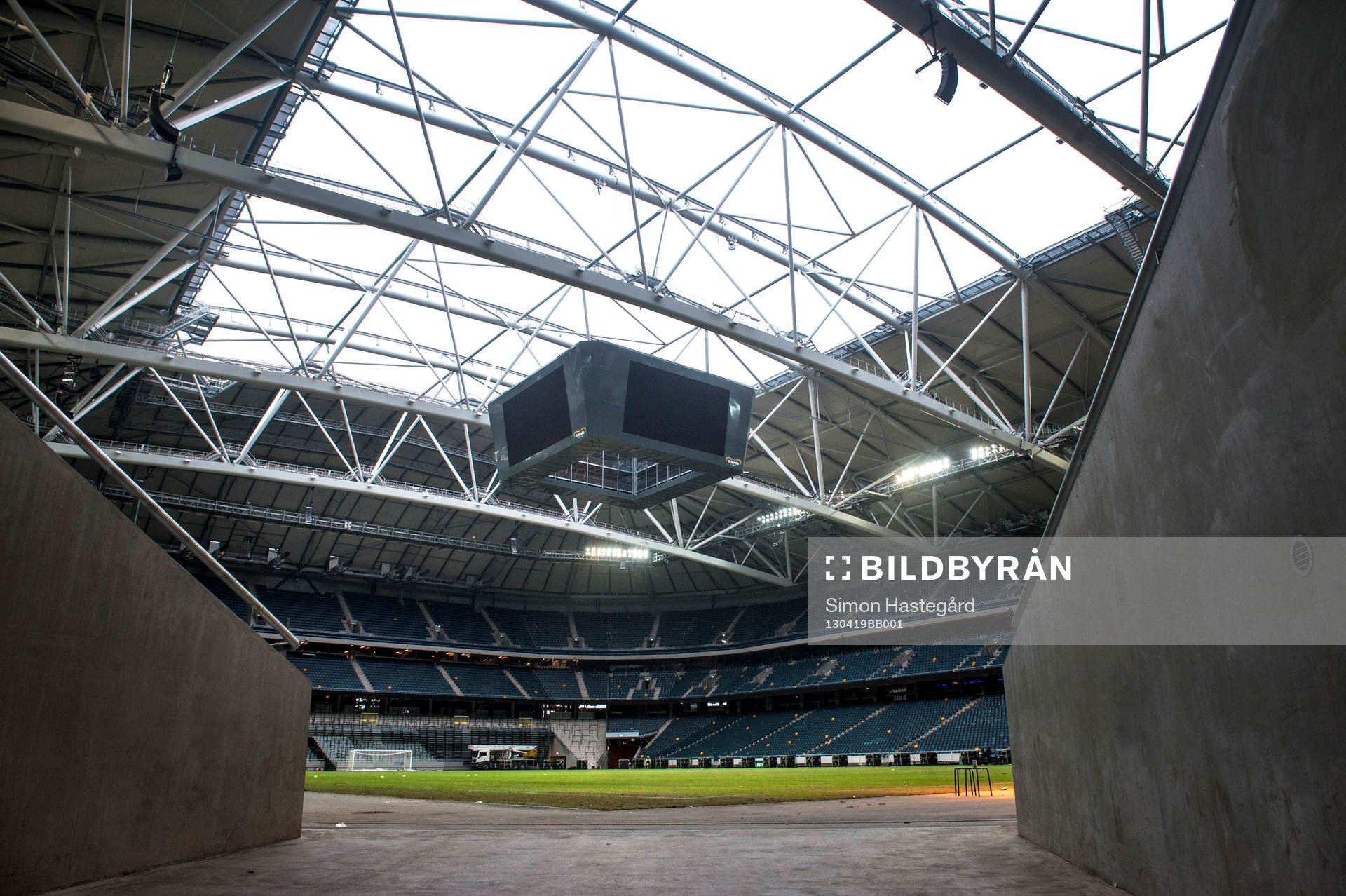 Fotboll, öppet tak på Friends arena