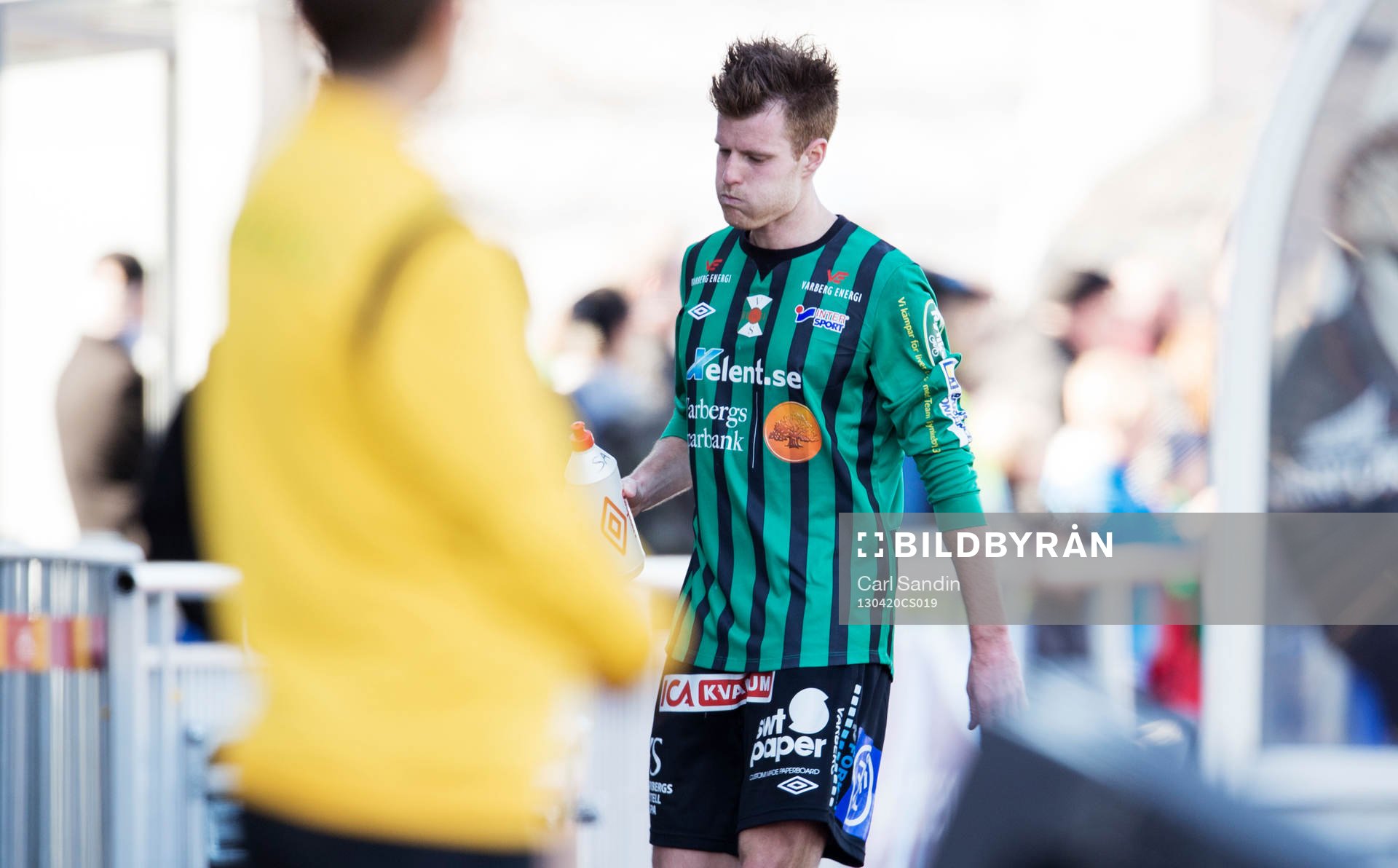 Fredrik Björk, Varberg, lämnar planen