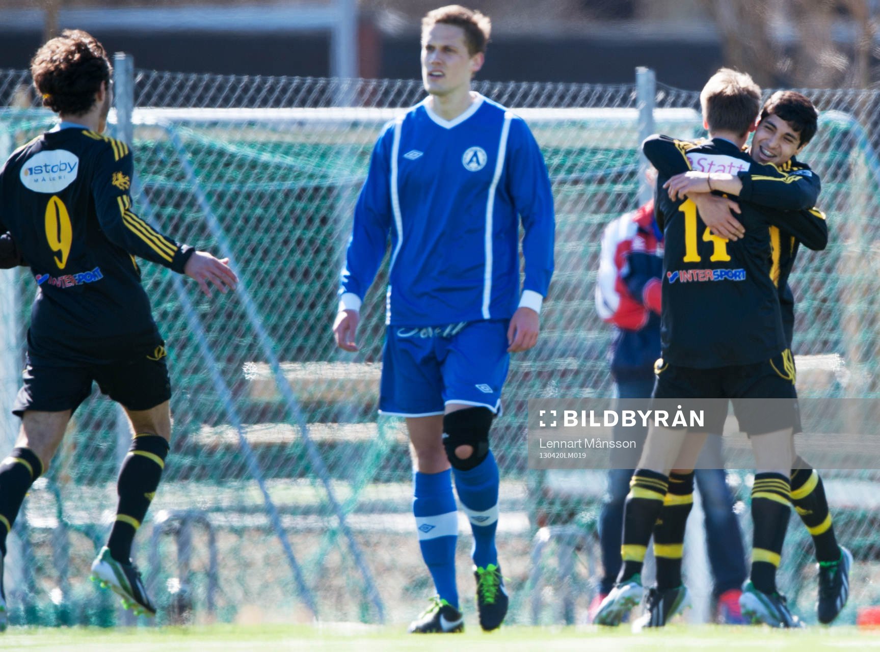 0-1, Joakim Karlsson, som grattas av Diego Delgado,