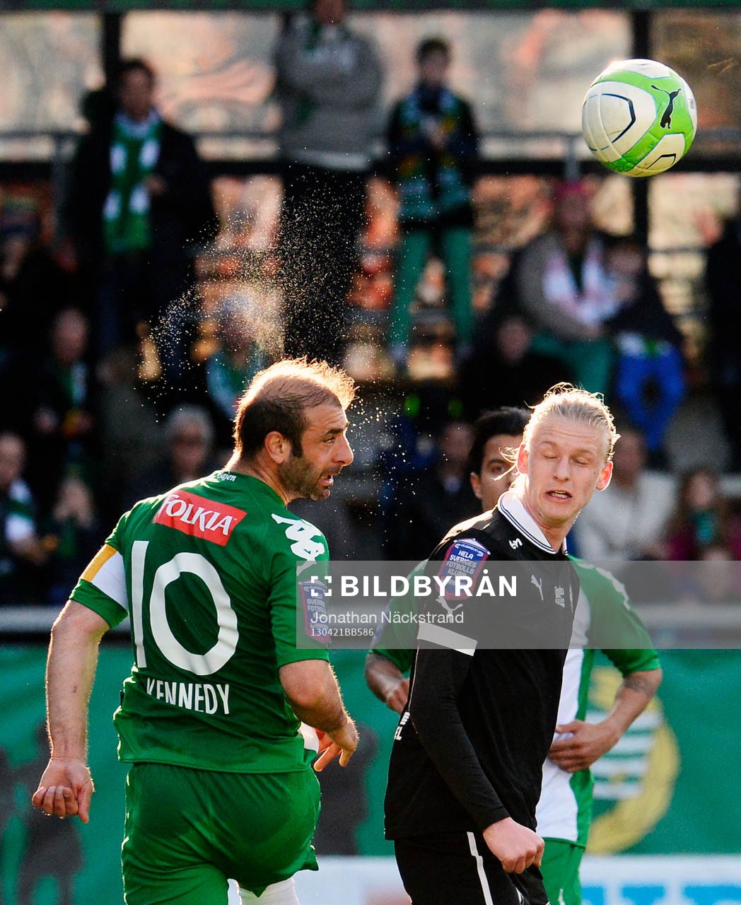 Karl Holmberg, Örebro, i en närkamp med Kennedy