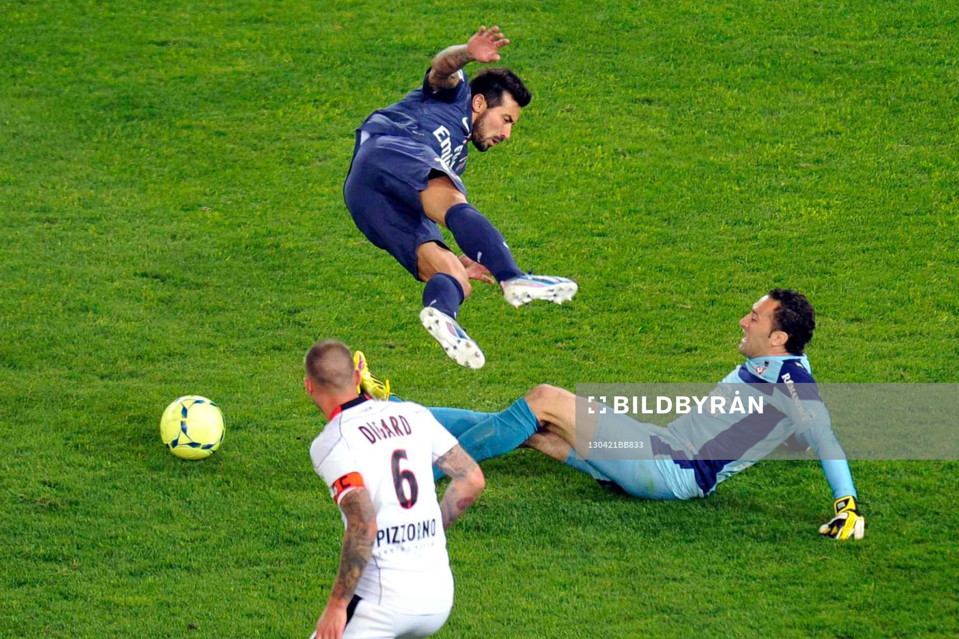 Faute sur Ezequiel LAVEZZI / Expulsion de David OSPINA -