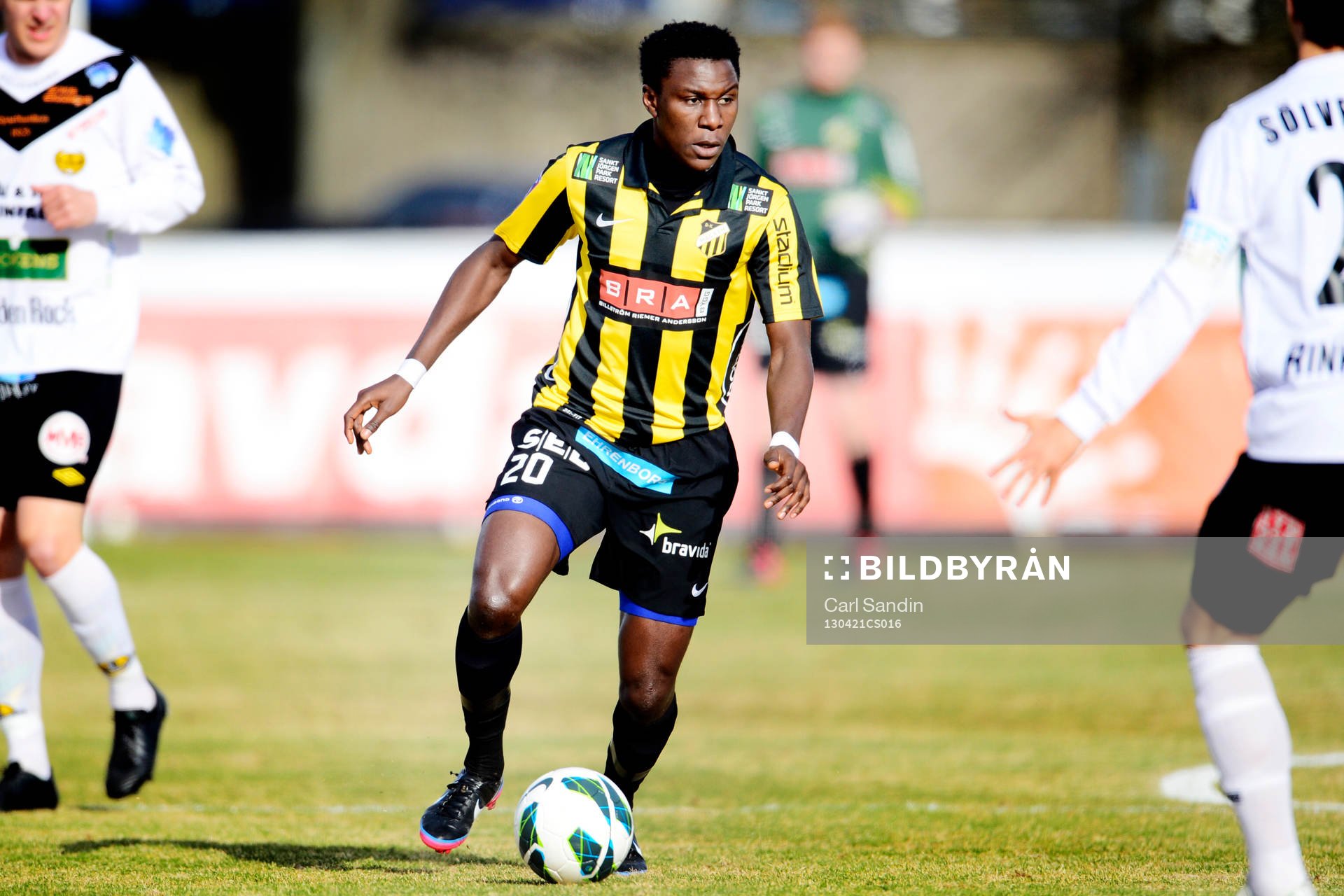Dominic Chatto, Häcken