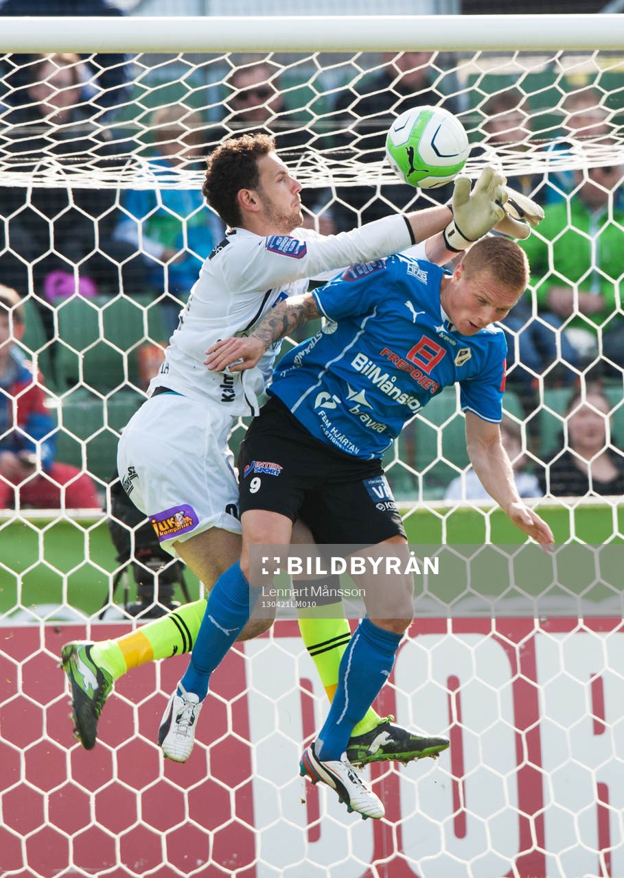 Gudjon Baldvinsson, Halmstad, stör Etrit Berisha,