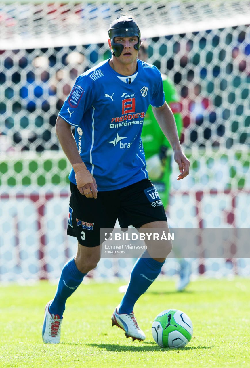 Fredrik Liverstam, Halmstad, iklädd ansiktsmask