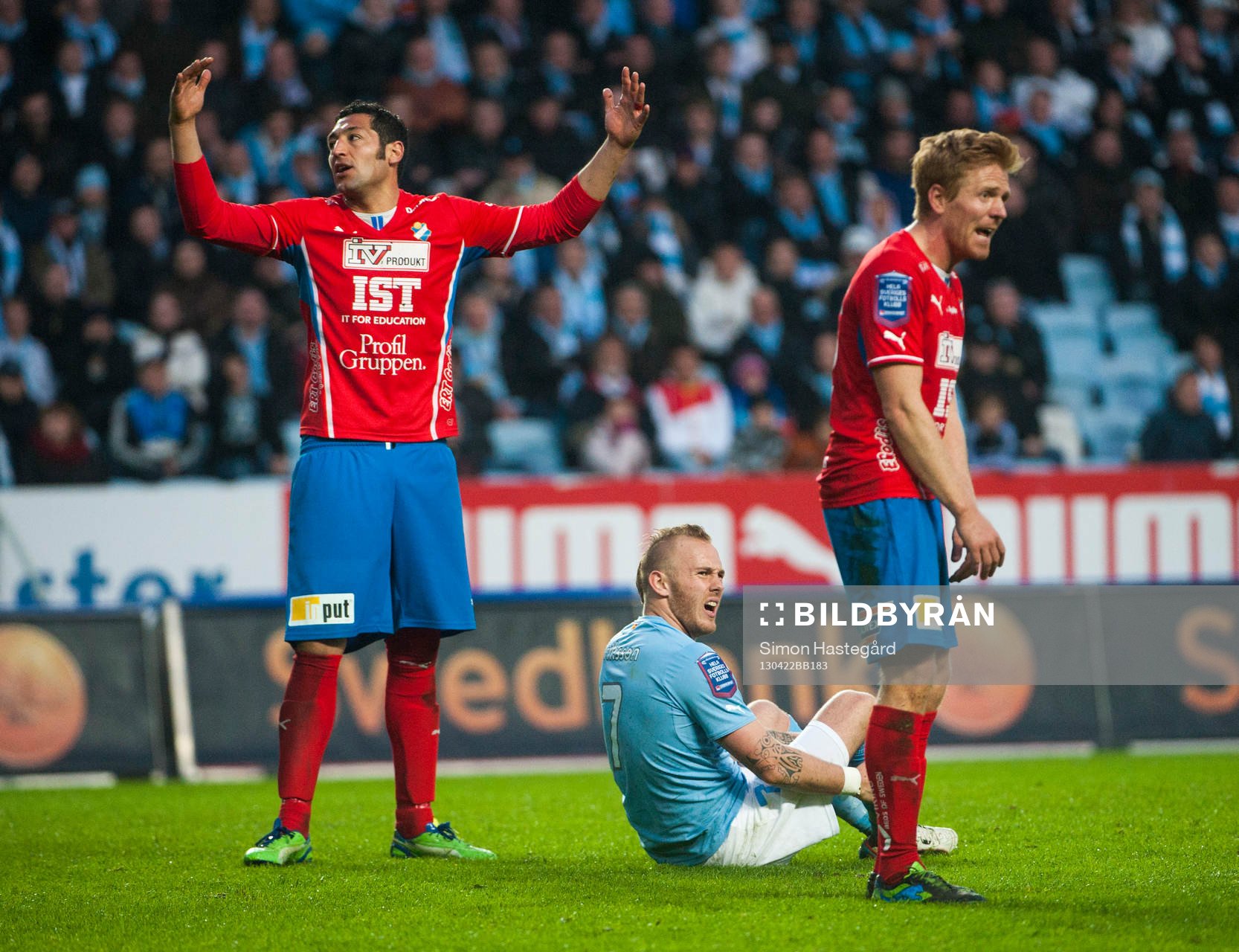 Juan Robledo, och Josef Elvby, Östers IF, är besvikna