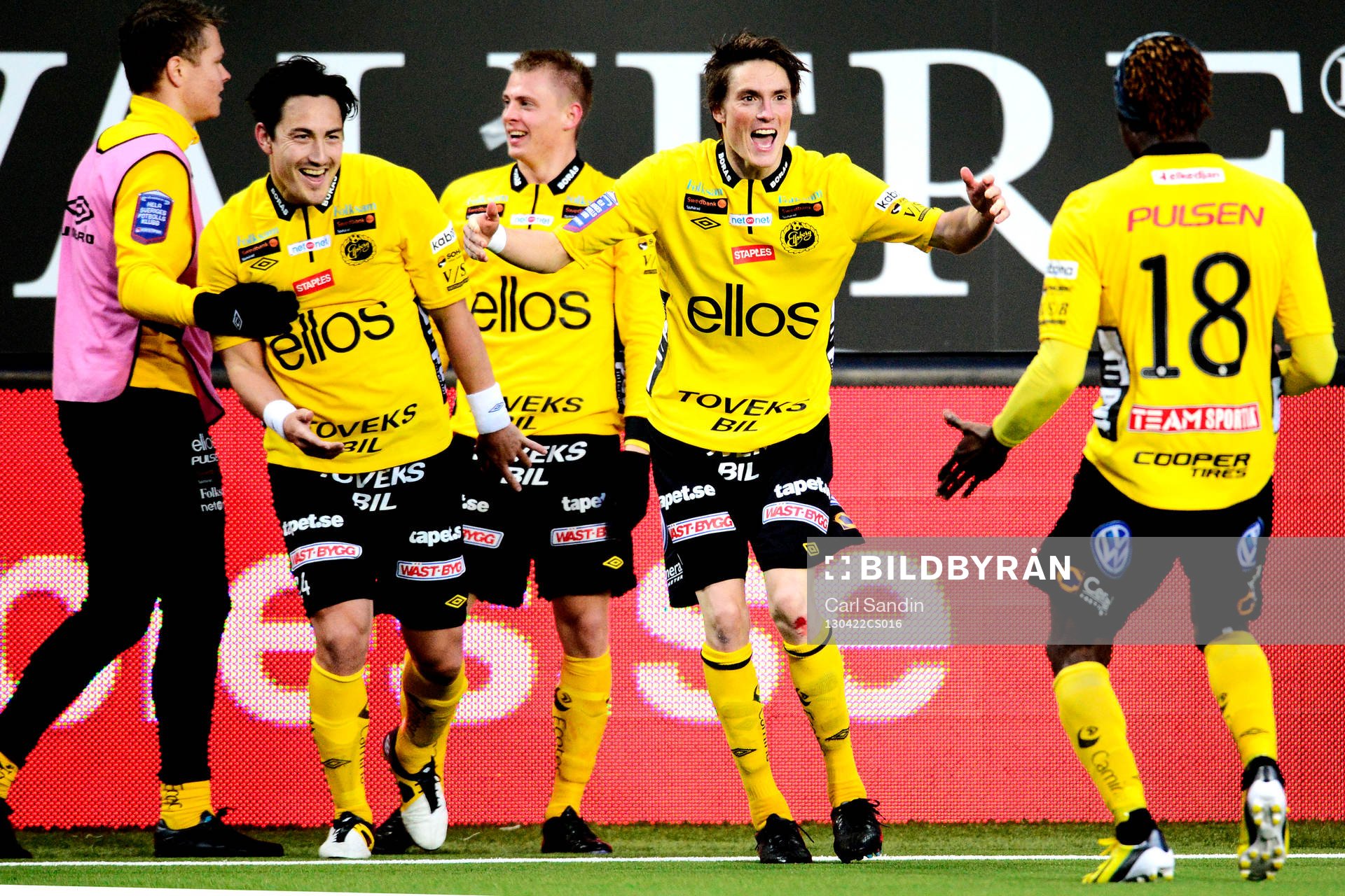 Fotboll, Allsvenskan, Elfsborg - Djurgården: Stefan Ishizaki, Elfsborg firar med Lasse Nilsson efter hans 2-0.