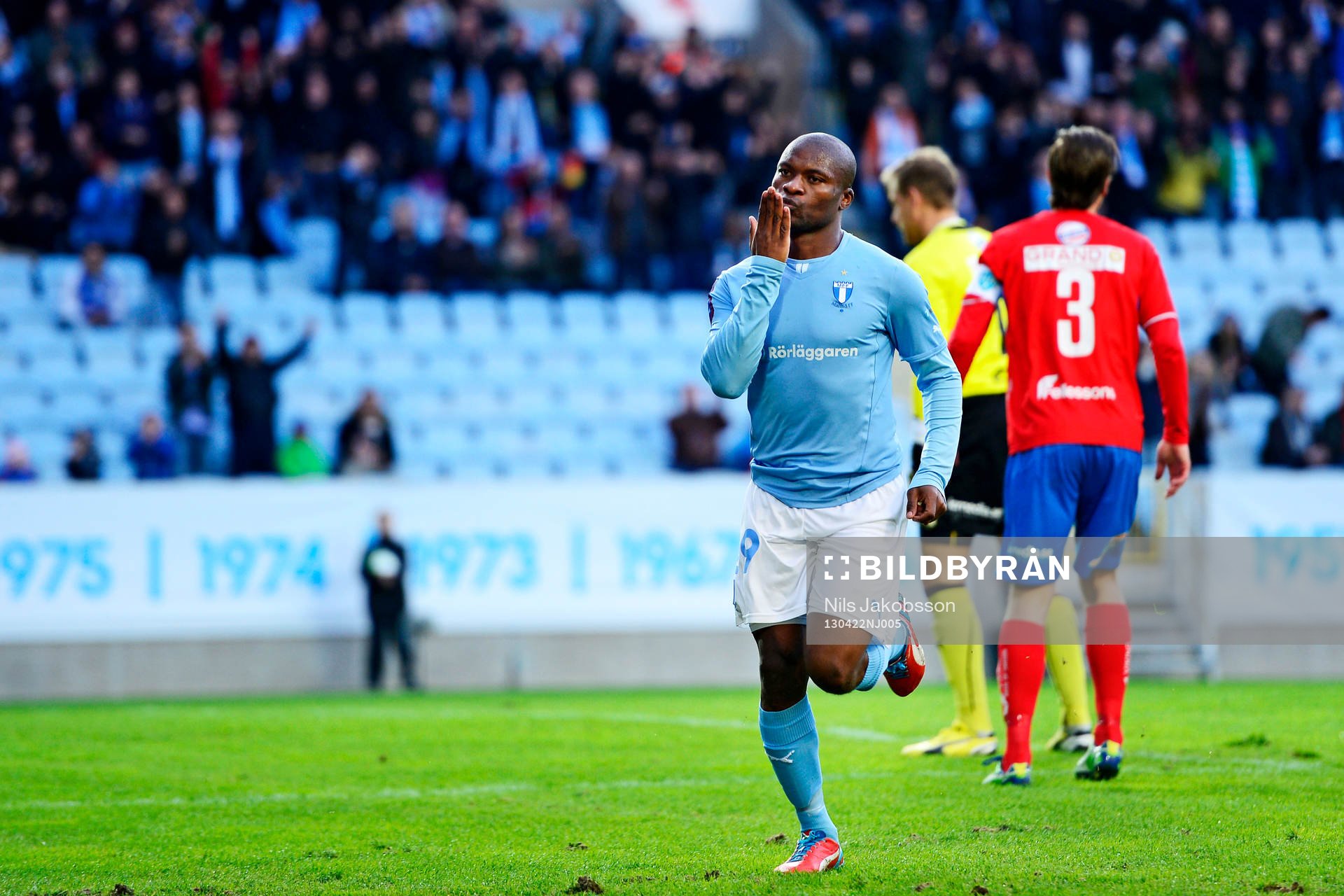 Tokelo Rantie, Malmö FF, gör 1-0 och jublar