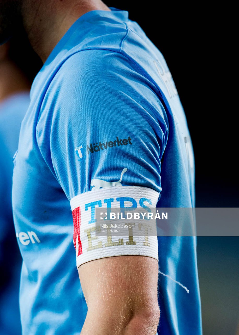 Filip Helander, Malmö FF, med en bindel