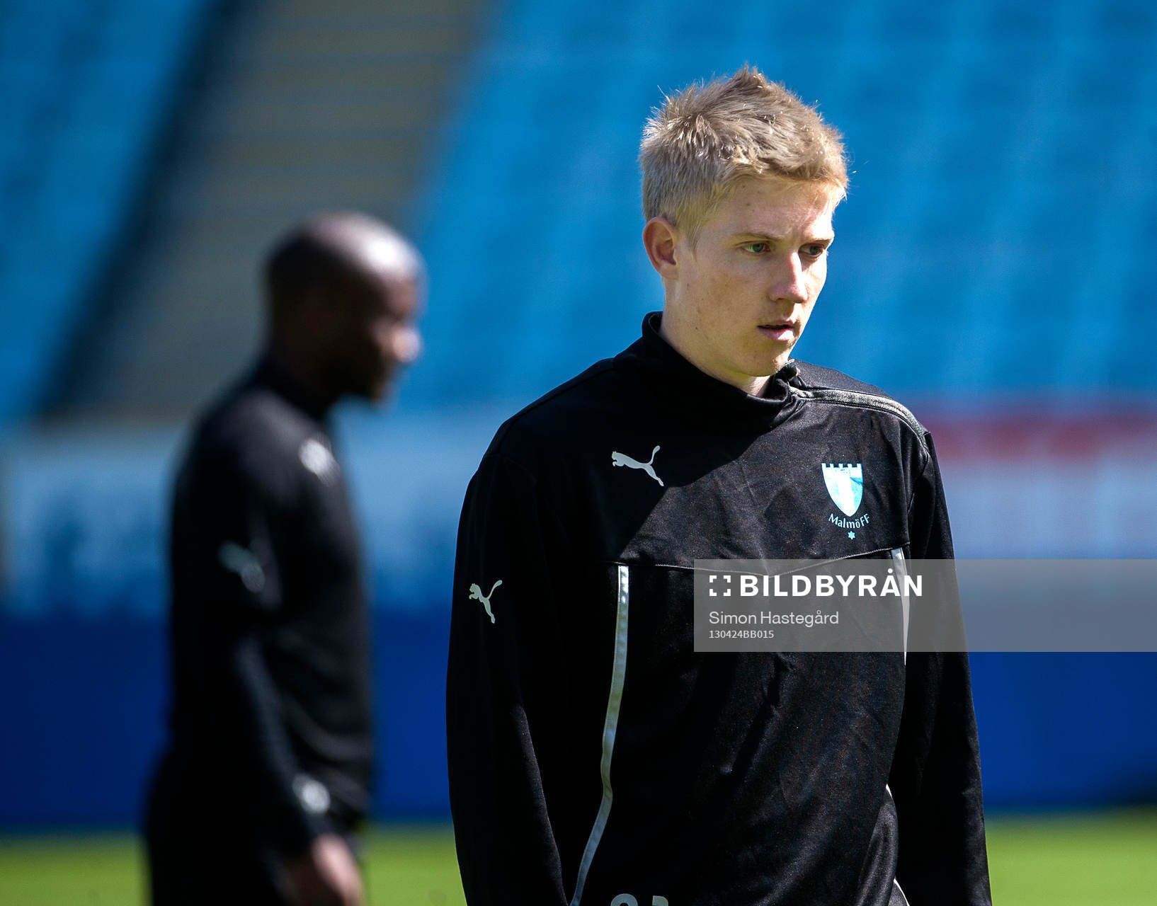 Simon Kroon, Malmö FF. Bakom syns Tokelo Rantie, Malmö FF