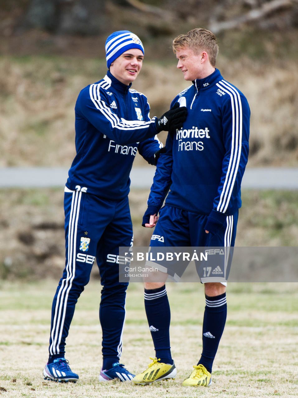 David Moberg Karlsson klappar om Sam Larsson, IFK Göteborg