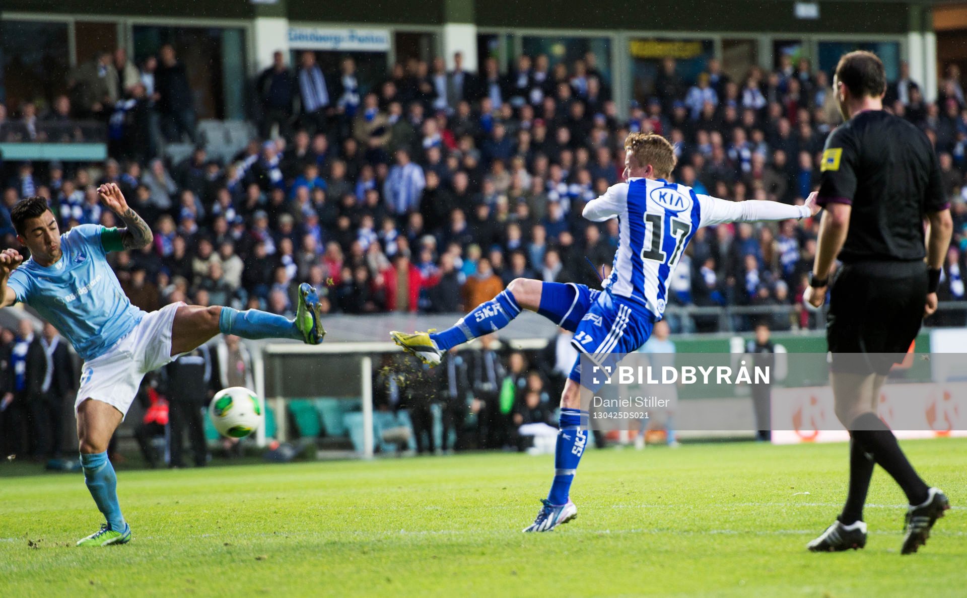 Fotboll, Allsvenskan, IFK Göteborg - Malmö FF: Sam Larsson gör 1-1 för IFK Göteborg i sista förlängningsminuten. Jiloan Hamad, Malmö FF.