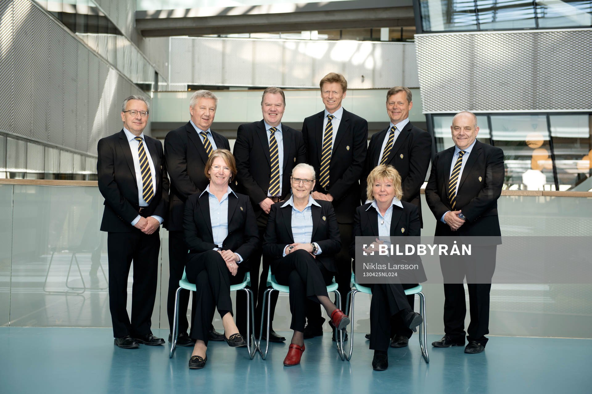 Fotboll, Svenska Fotbollsförbundet, styrelse: Bakre raden fr.v Kenneth Håkansson, Bert Andersson, Karl-Erik Nilsson, Jörgen Eriksson, Per Darnell och Mikael Santoft. Främre raden fr. v Annelie Larsson, Rose-Marie Frebran och Britt-Marie Kihlman.